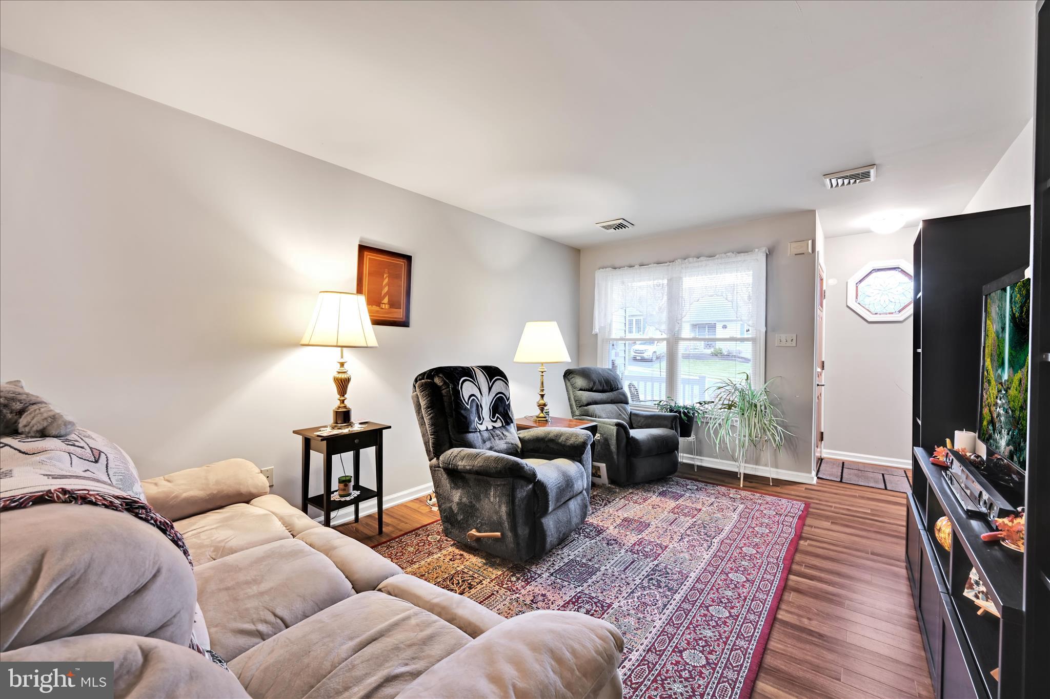 MANOR OAKS - Residential