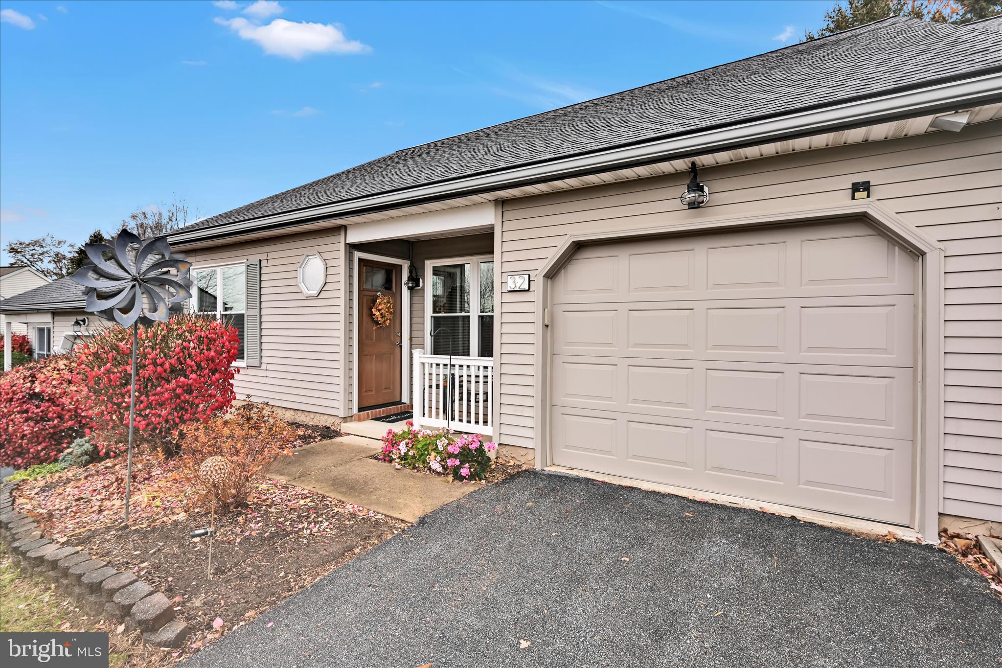 MANOR OAKS - Residential