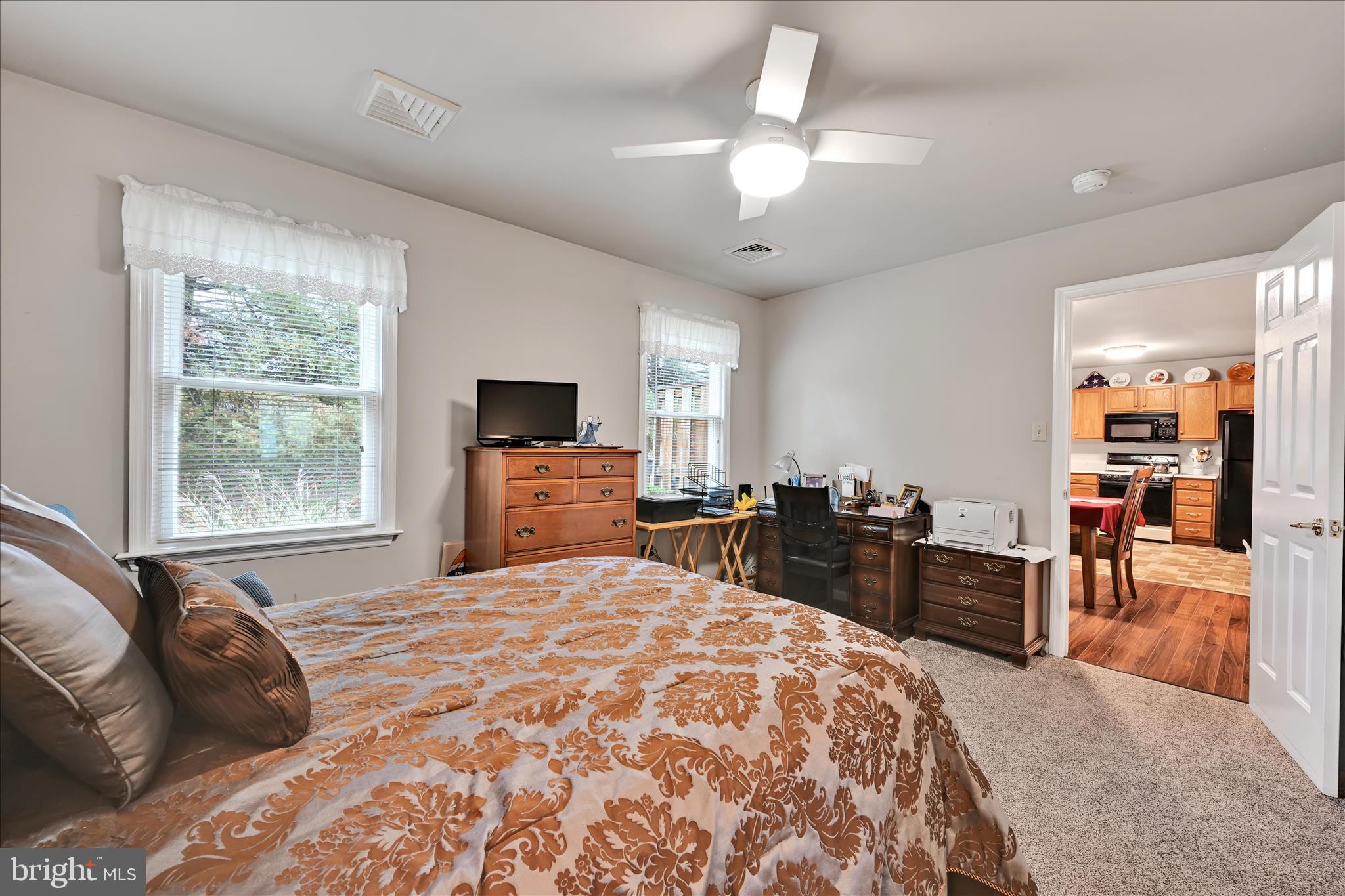 MANOR OAKS - Residential