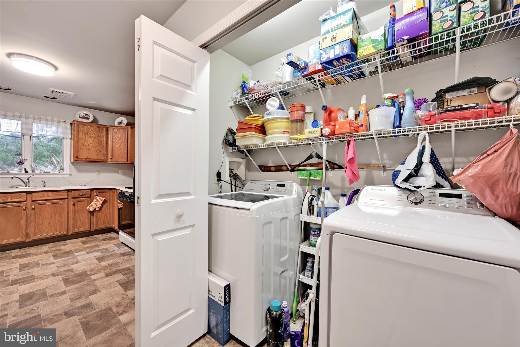 MANOR OAKS - Residential