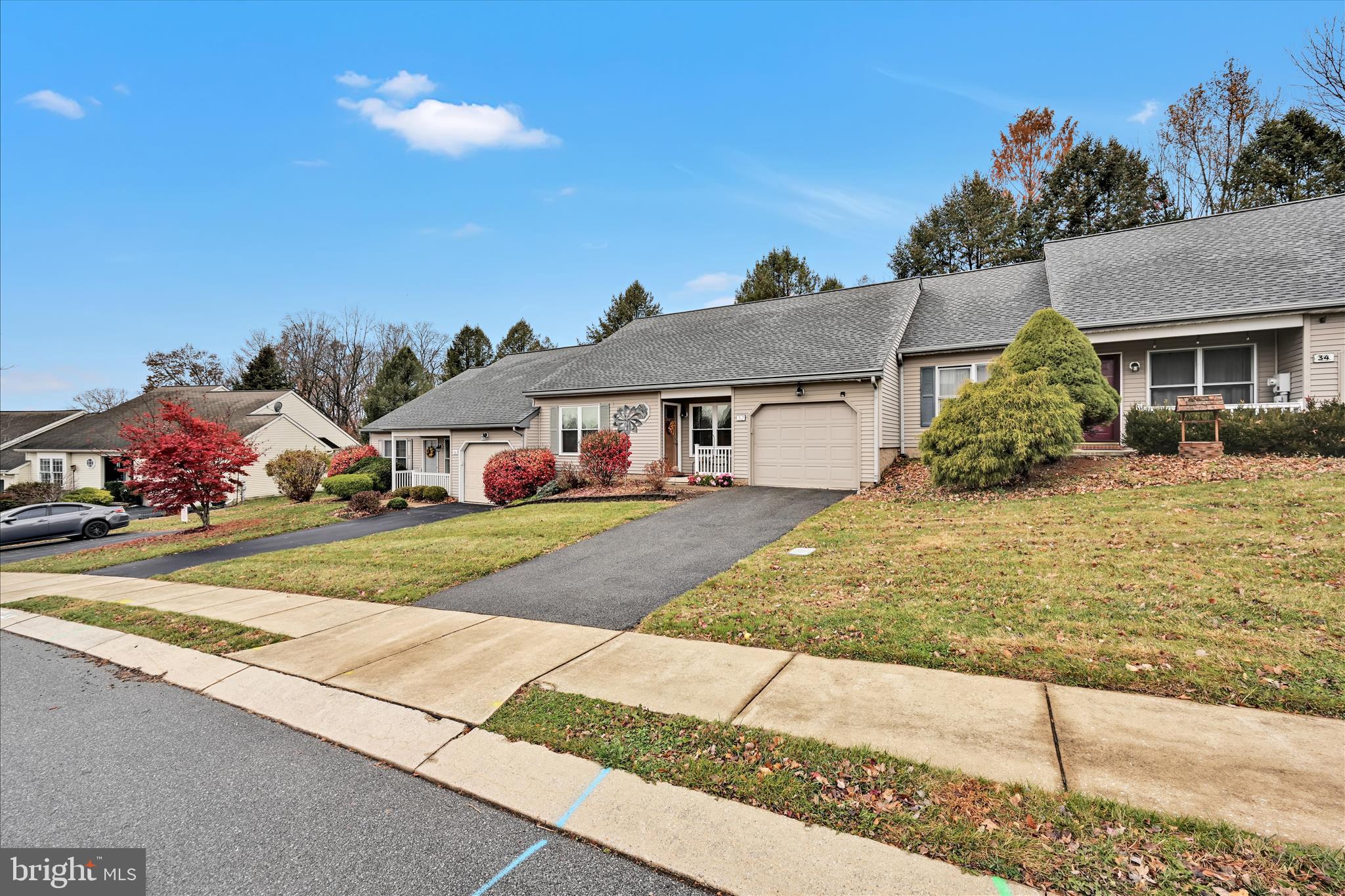 MANOR OAKS - Residential