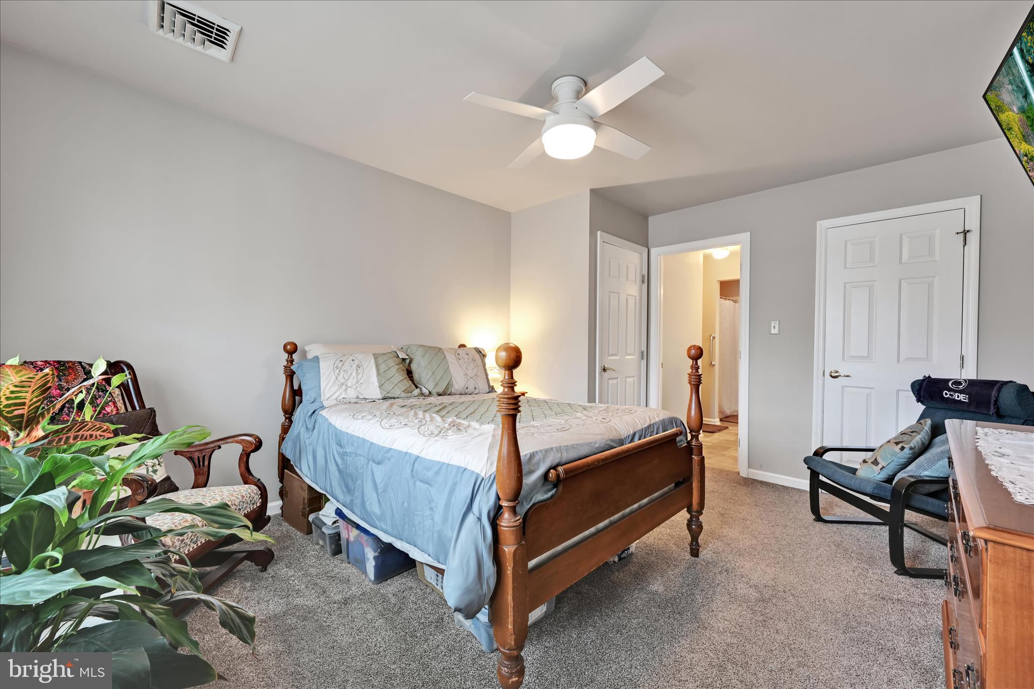 MANOR OAKS - Residential