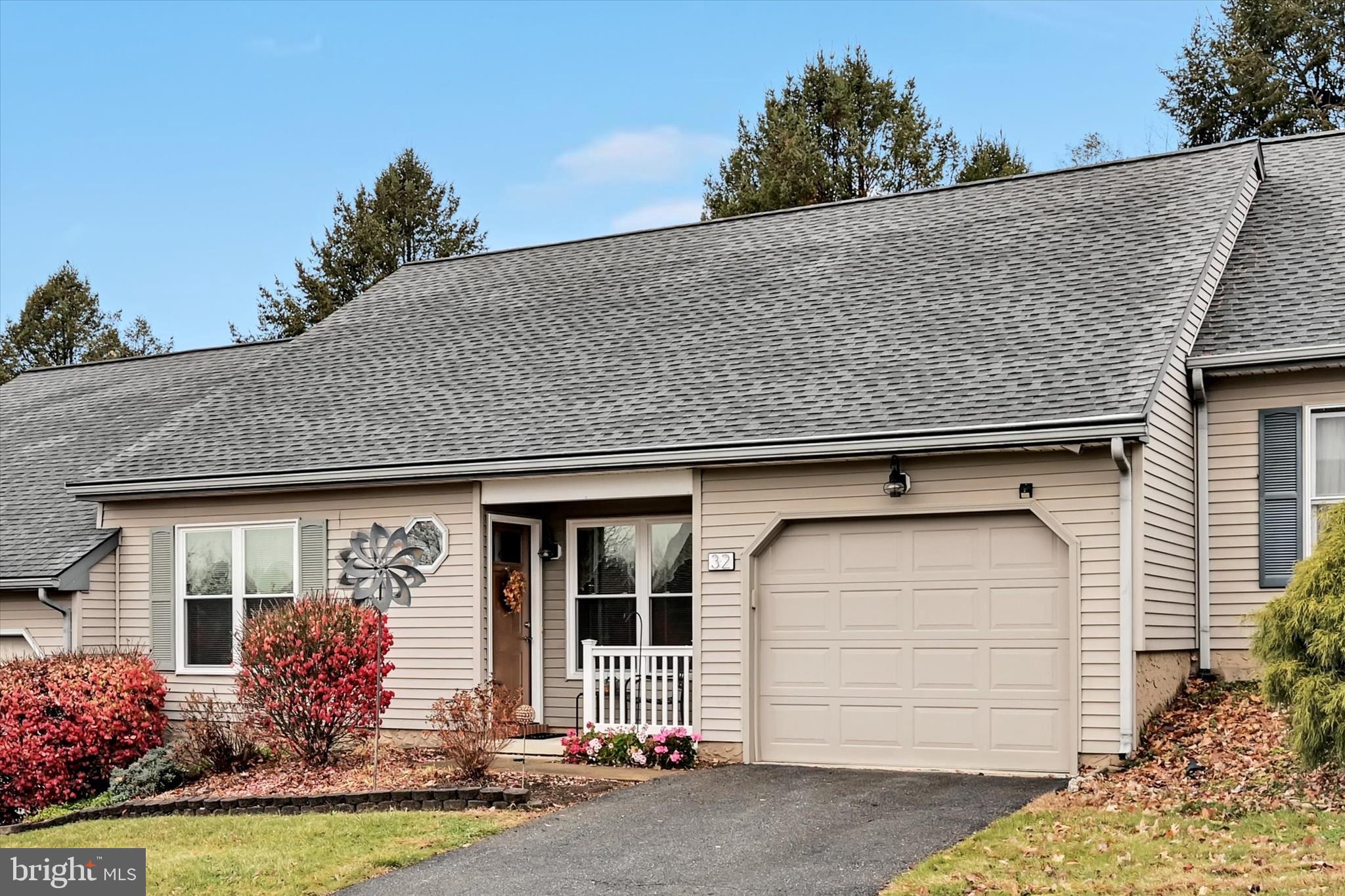 MANOR OAKS - Residential