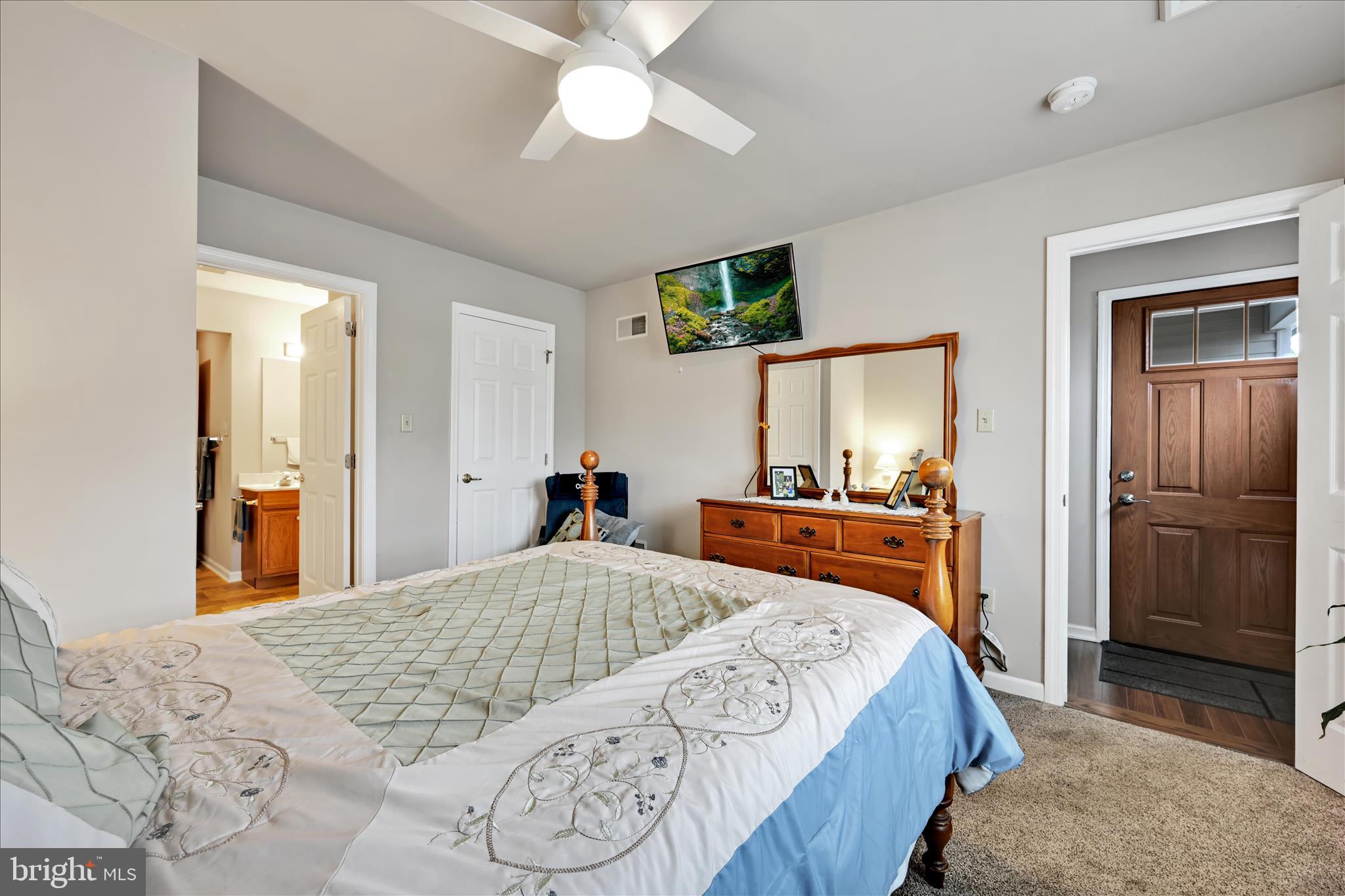 MANOR OAKS - Residential