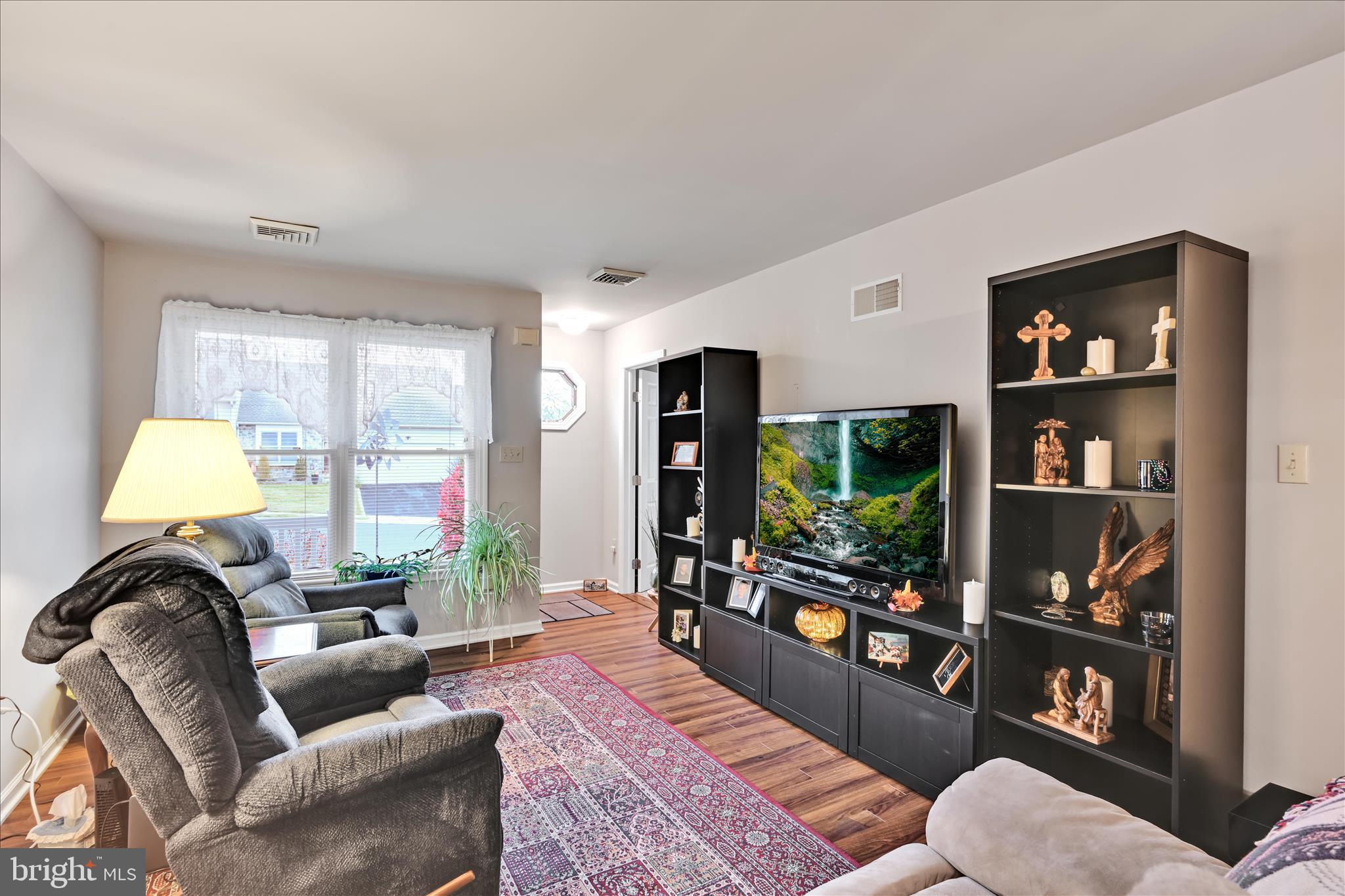 MANOR OAKS - Residential