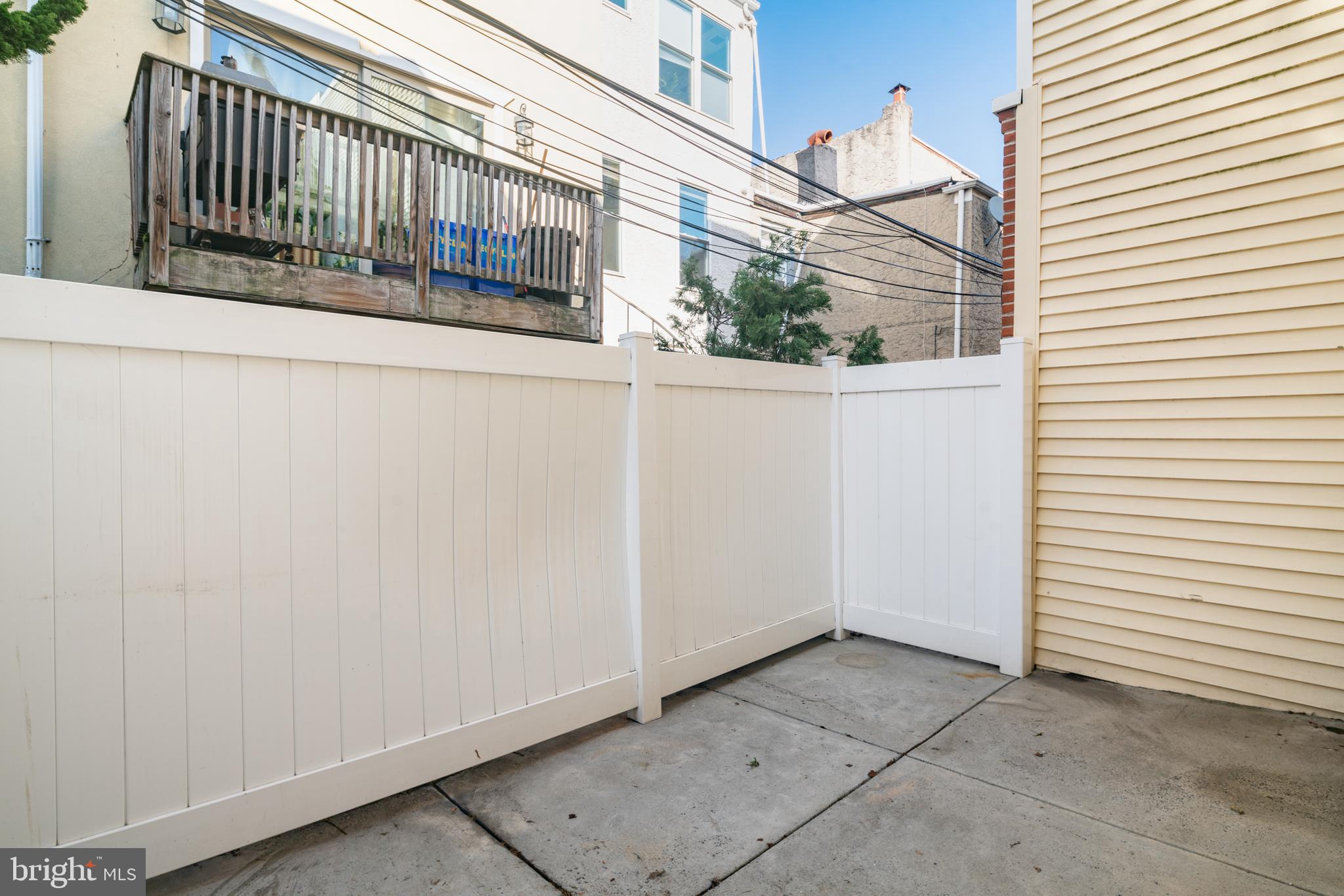 HAWTHORNE - Residential Lease