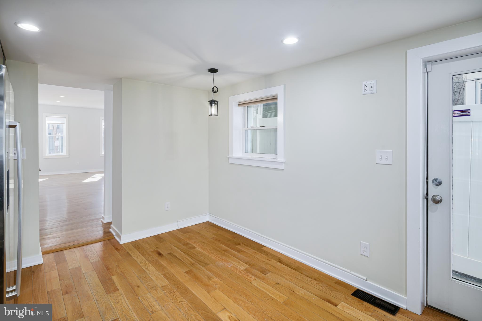 HAWTHORNE - Residential Lease