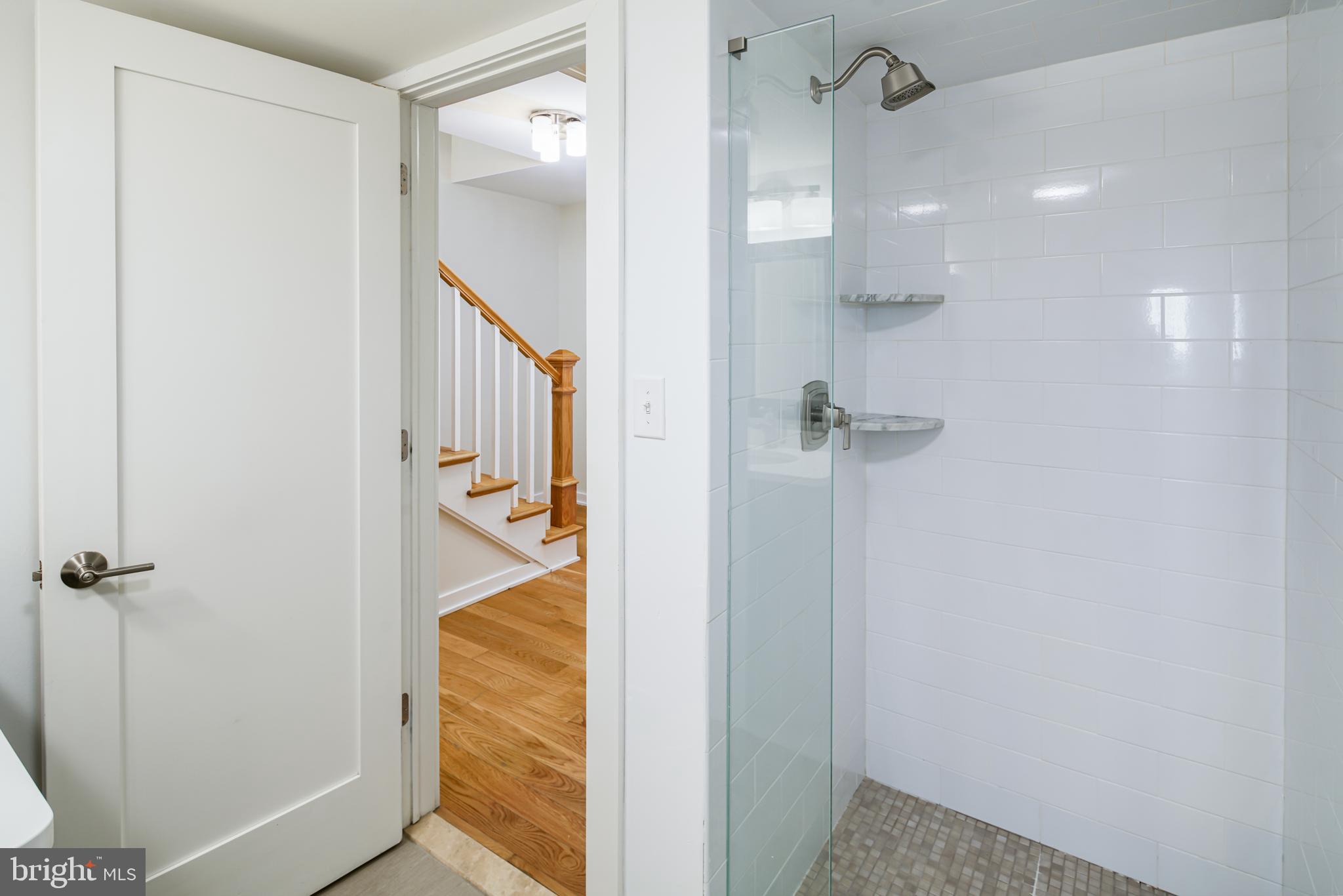 HAWTHORNE - Residential Lease