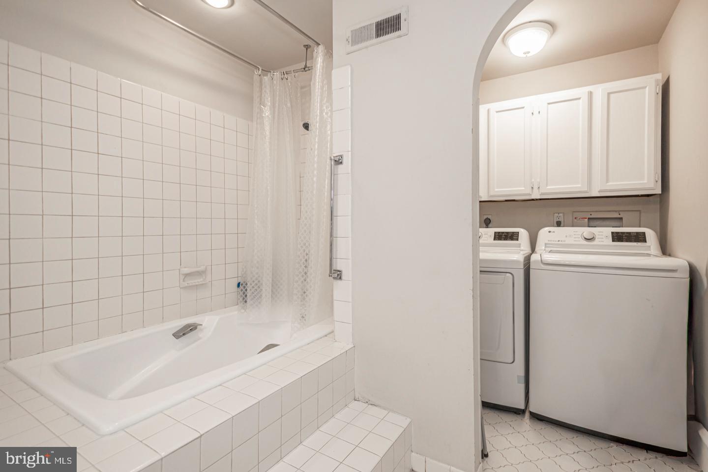 HEADLEY TRACE - Residential