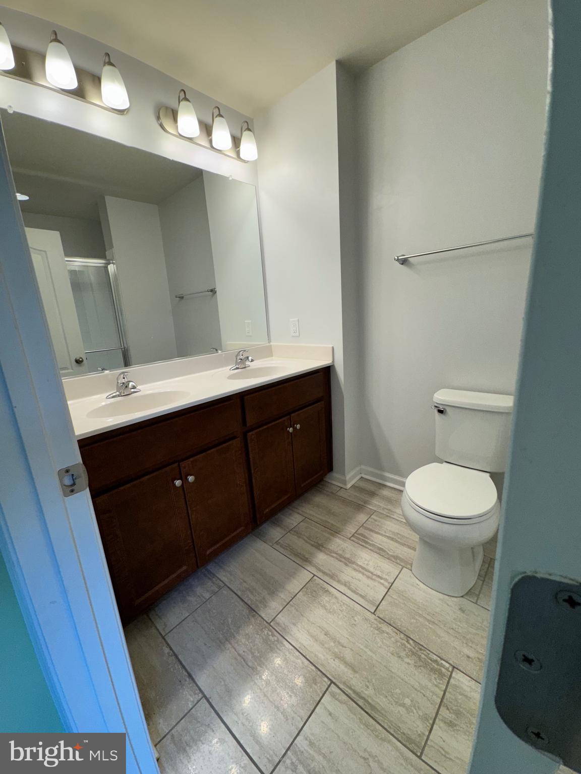 RIVERSIDE VILLAGES - Residential Lease