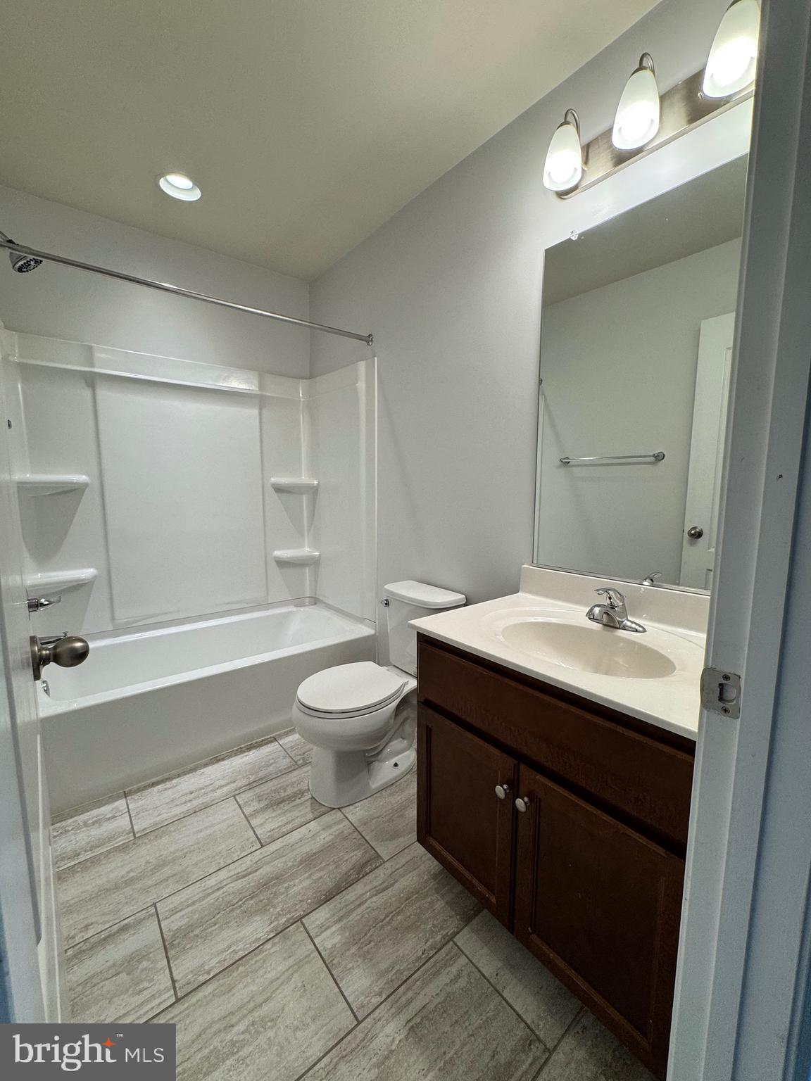 RIVERSIDE VILLAGES - Residential Lease