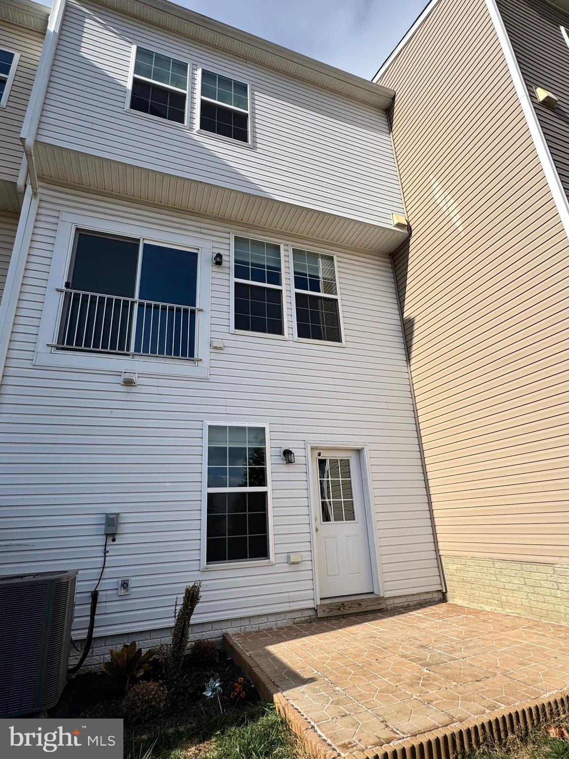 RIVERSIDE VILLAGES - Residential Lease