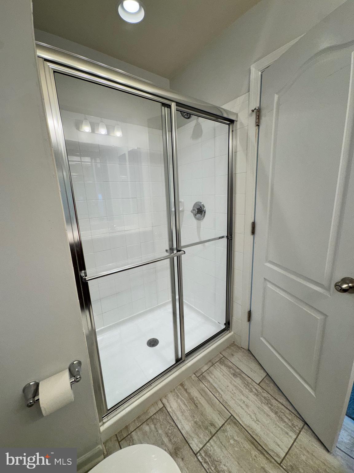 RIVERSIDE VILLAGES - Residential Lease