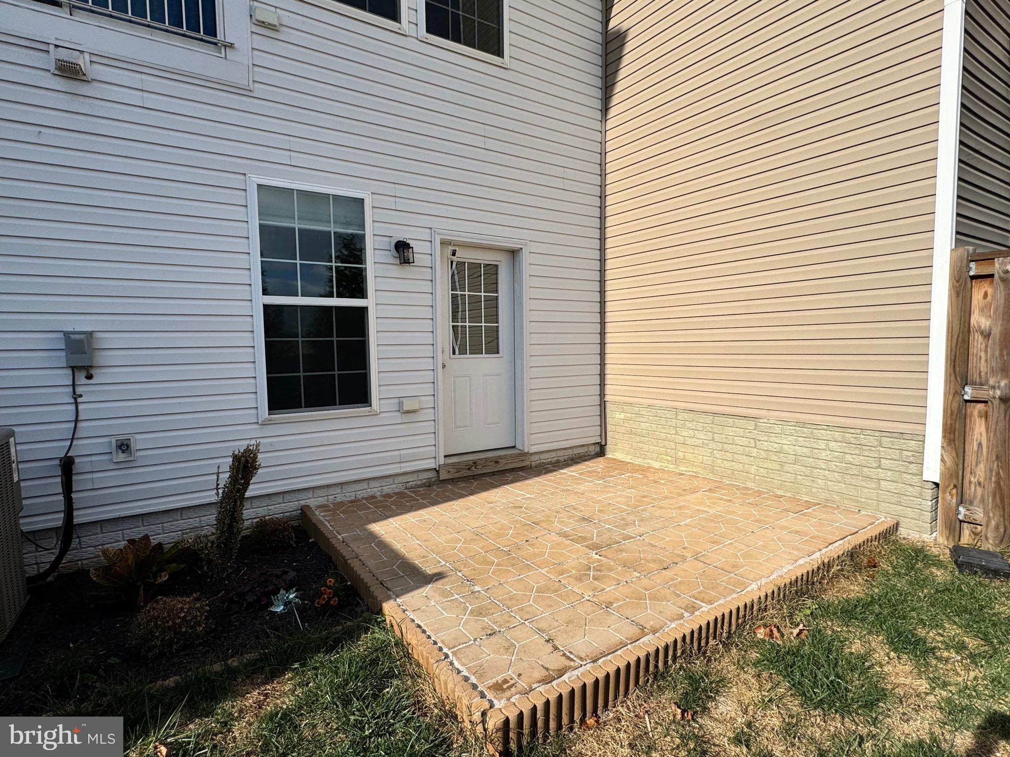 RIVERSIDE VILLAGES - Residential Lease