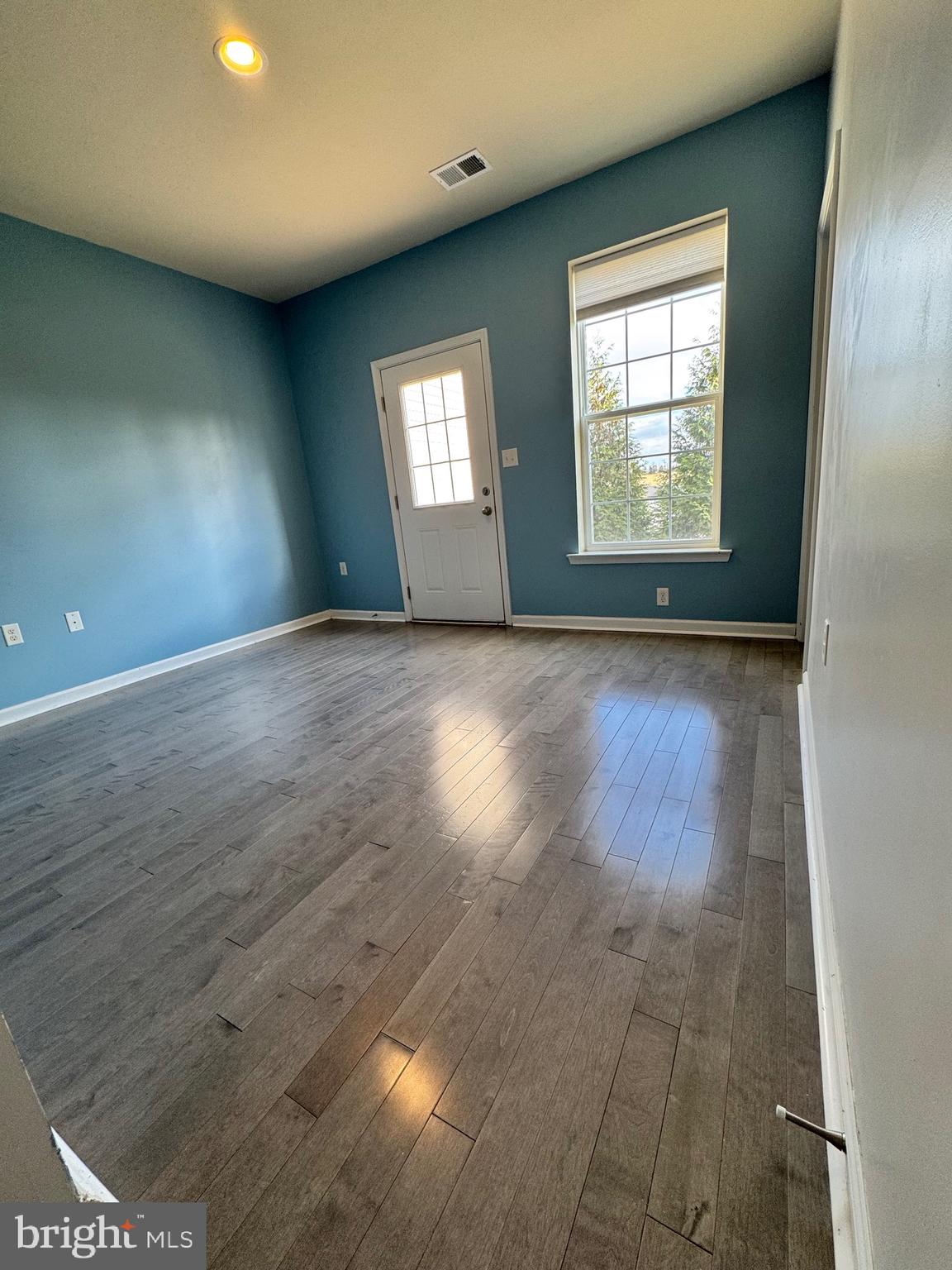 RIVERSIDE VILLAGES - Residential Lease