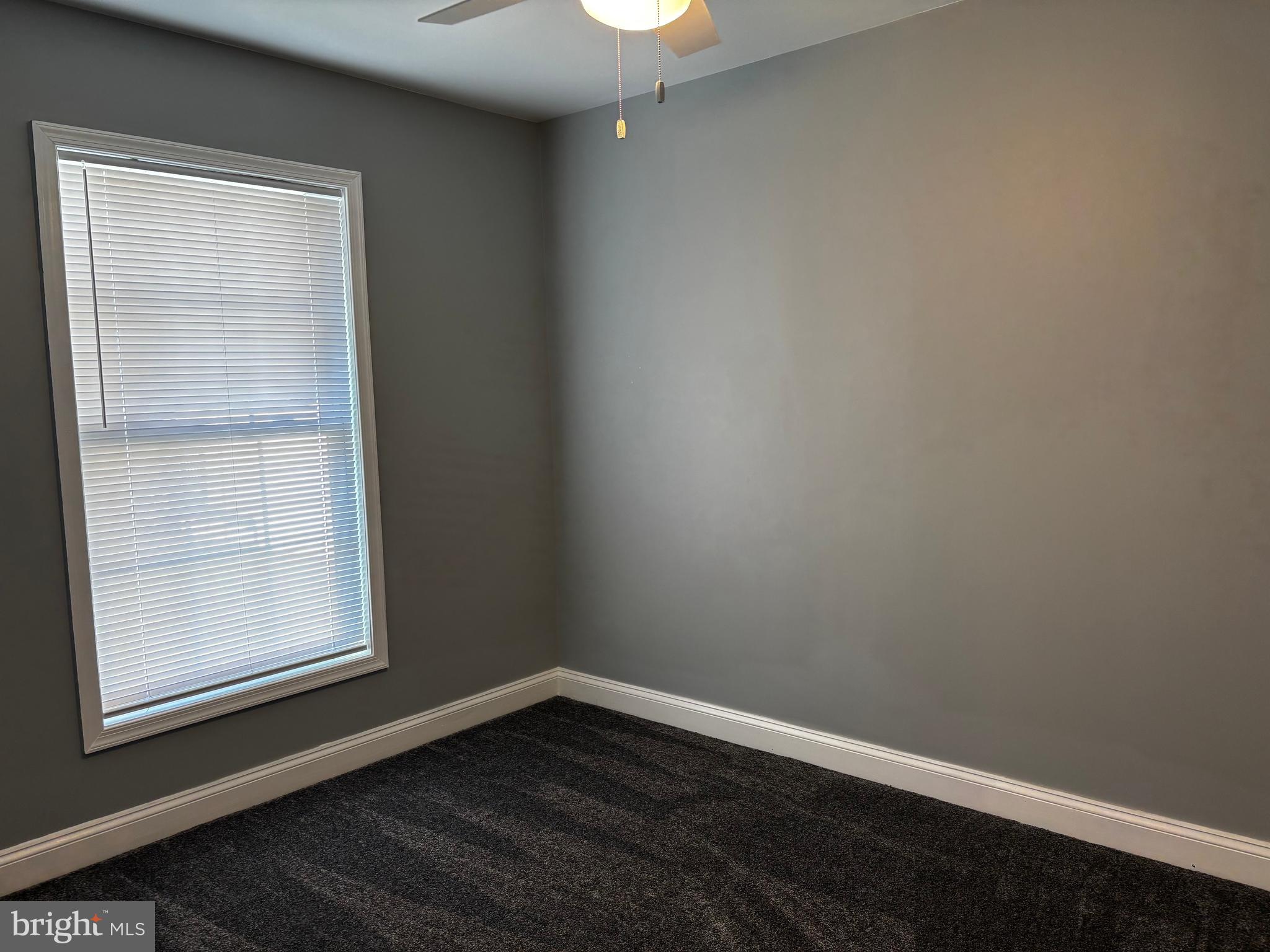 HOLLYWOOD SHORES - Residential