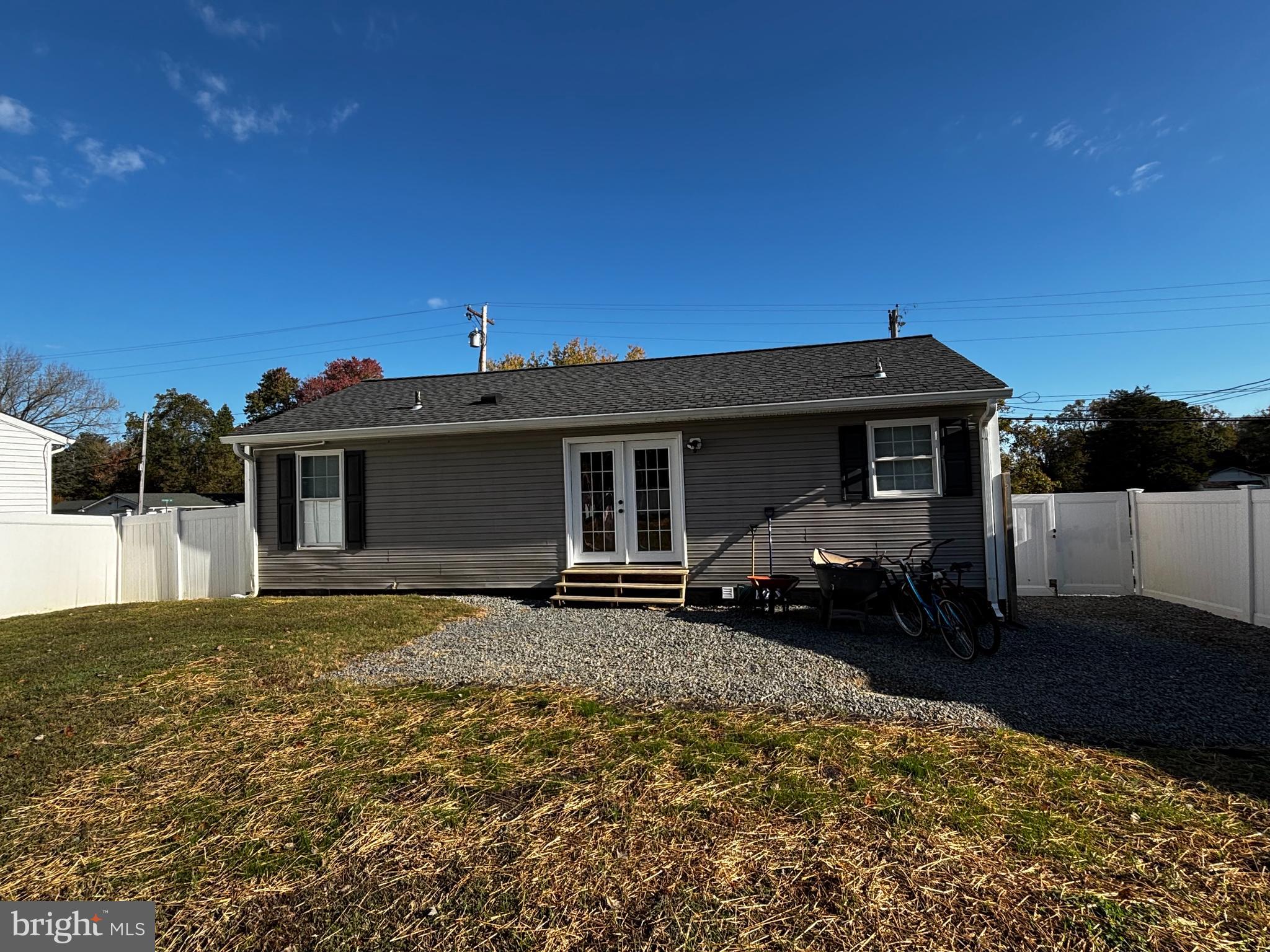 HOLLYWOOD SHORES - Residential