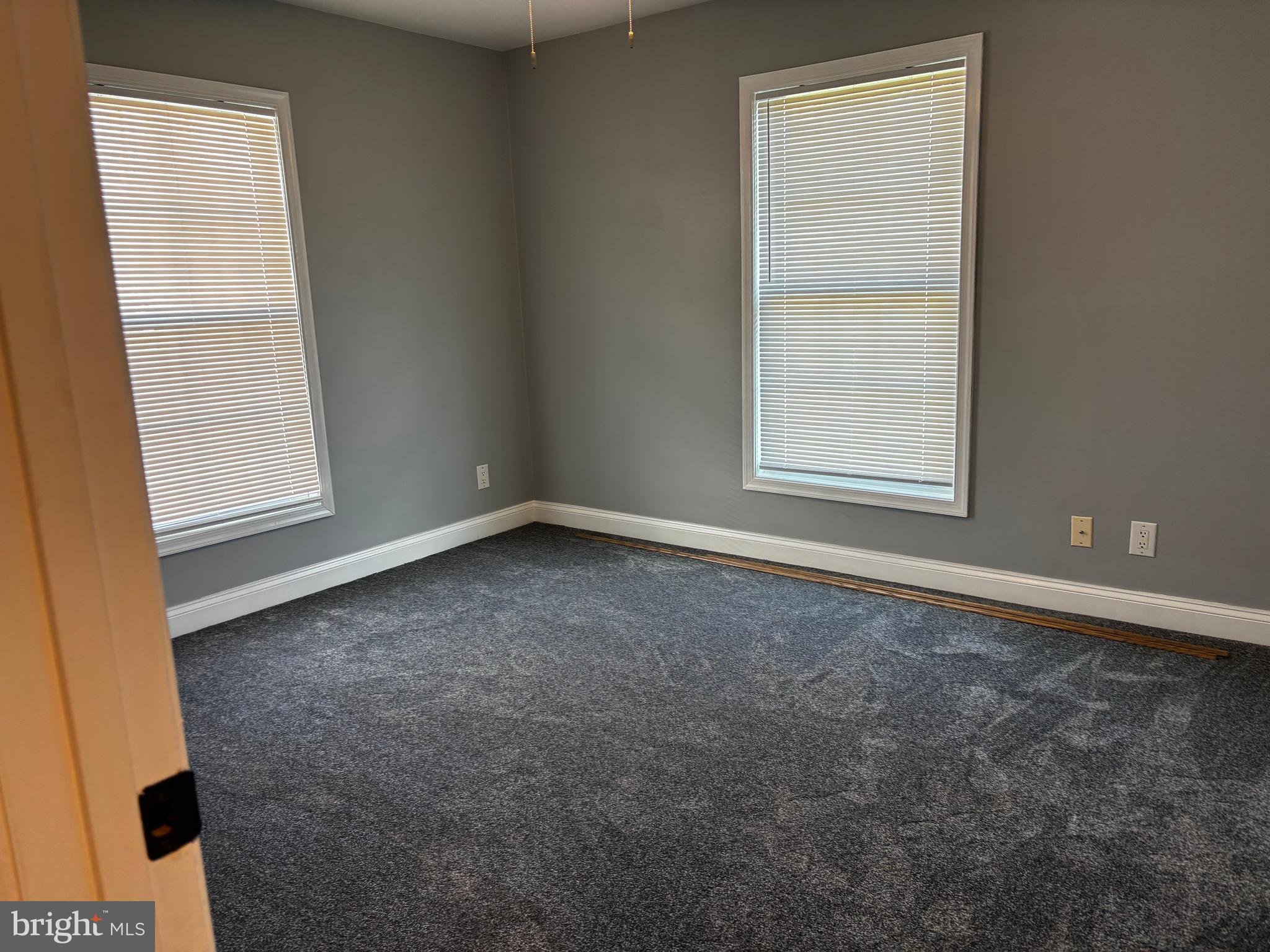 HOLLYWOOD SHORES - Residential