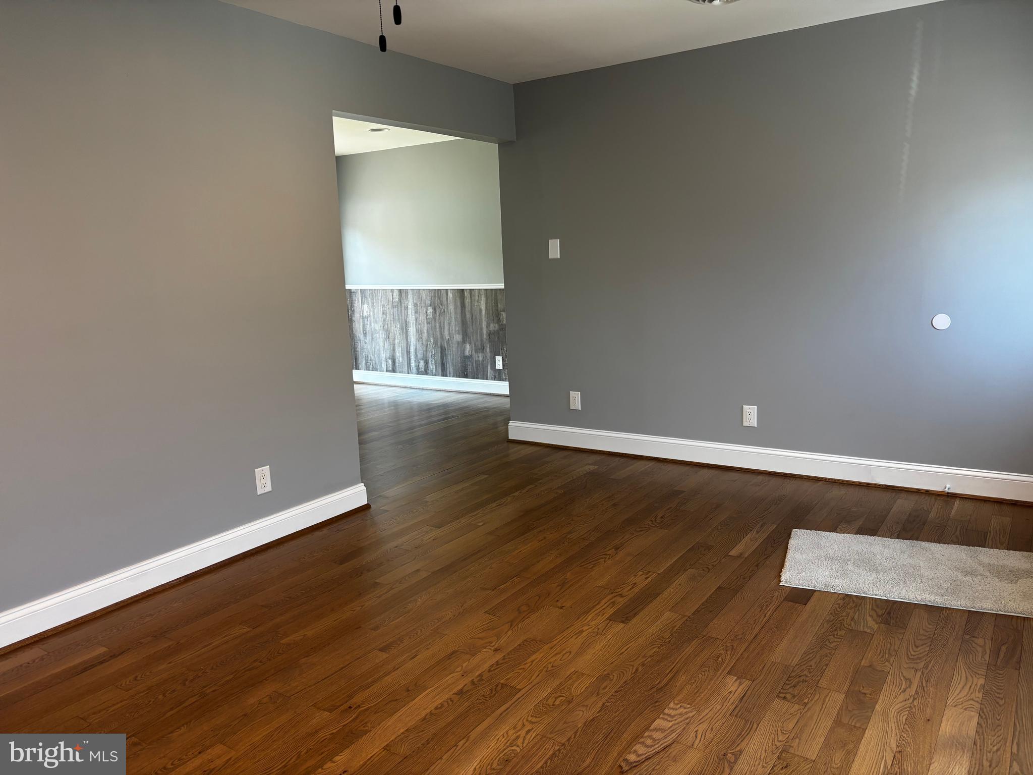 HOLLYWOOD SHORES - Residential