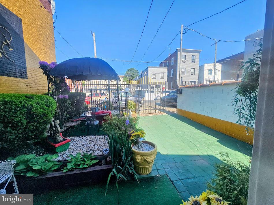 PHILADELPHIA - Residential