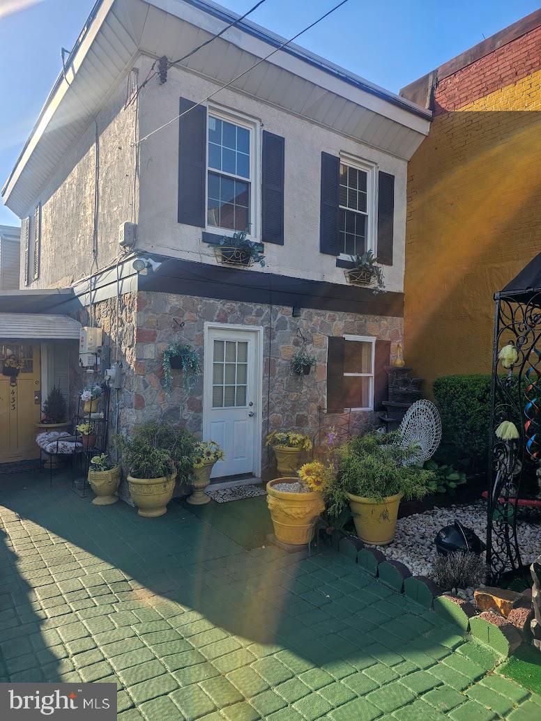PHILADELPHIA - Residential