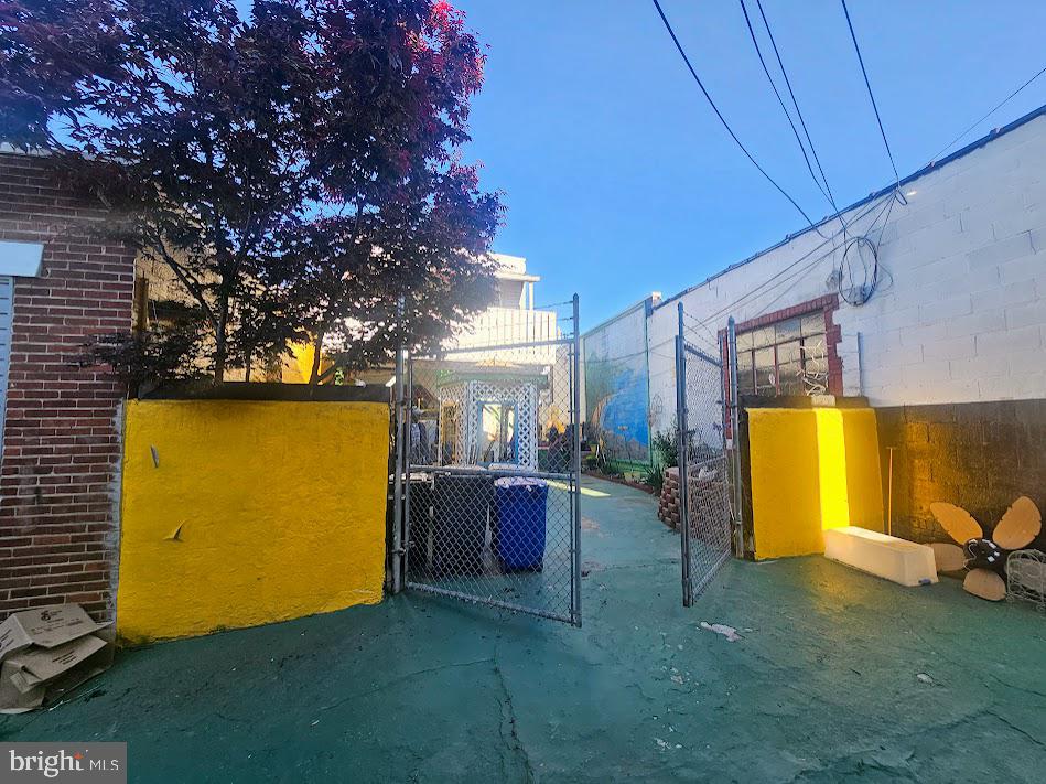 PHILADELPHIA - Residential