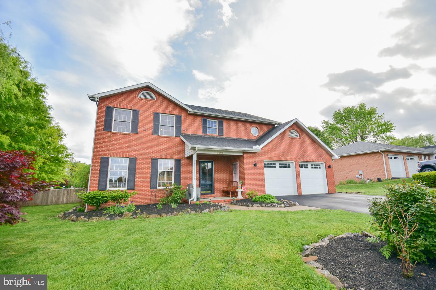 FOXCROFT MEADOWS - Residential