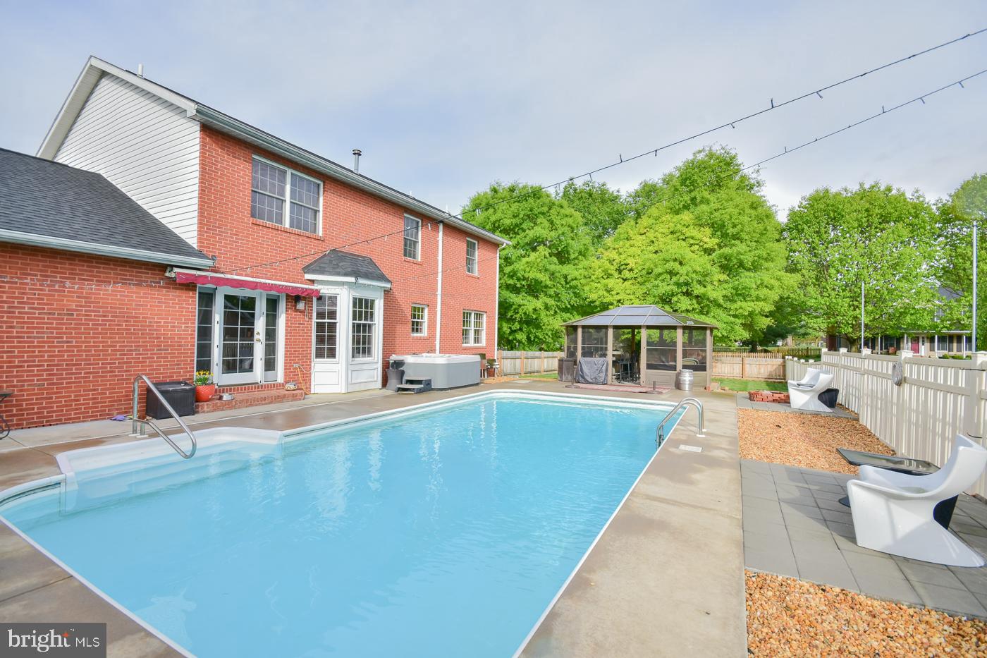 FOXCROFT MEADOWS - Residential