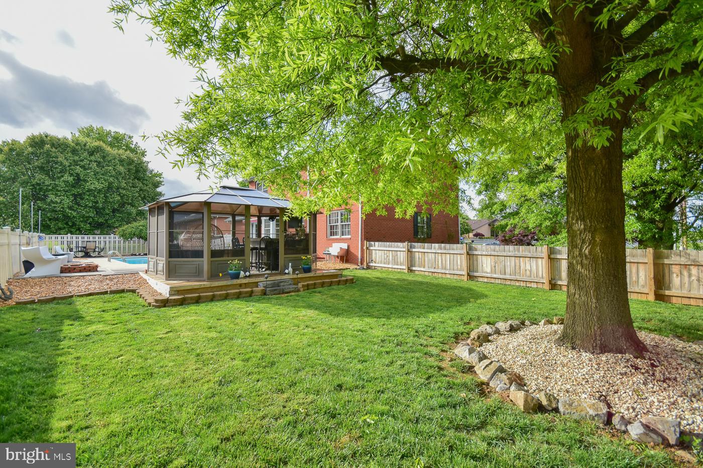 FOXCROFT MEADOWS - Residential