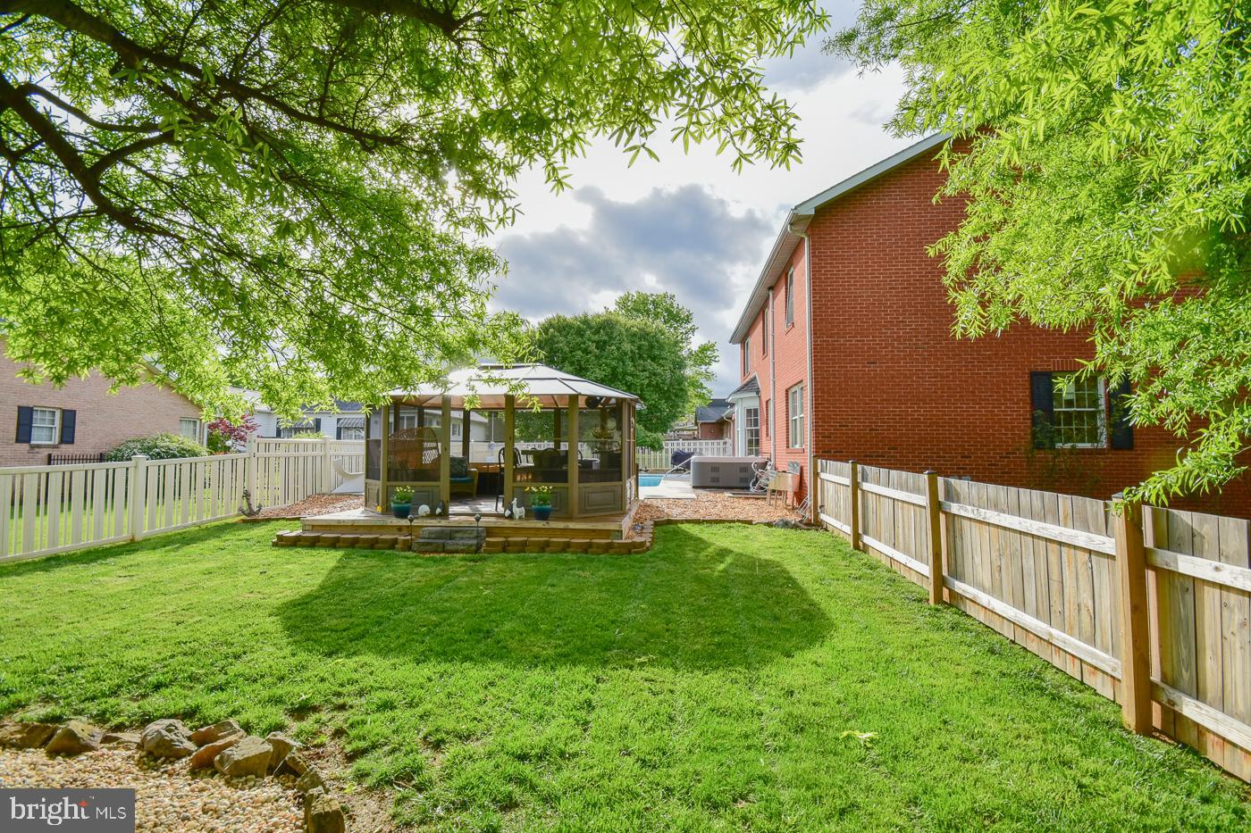 FOXCROFT MEADOWS - Residential