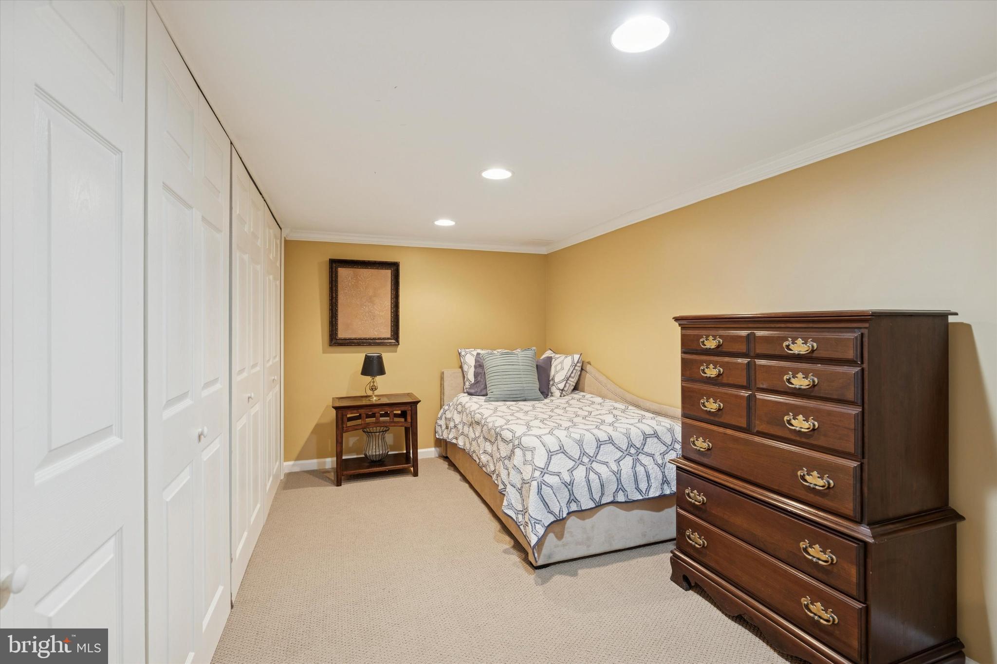 GWYN AYRE - Residential