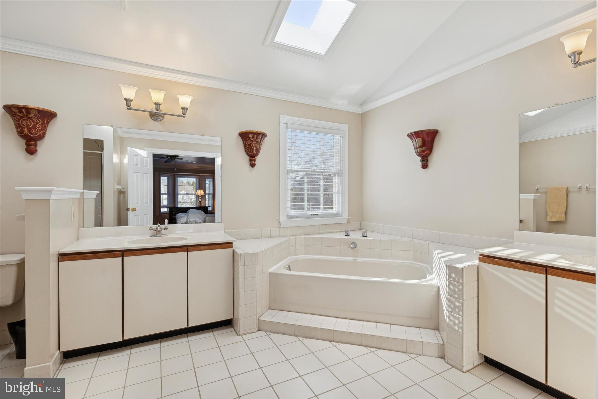 GWYN AYRE - Residential