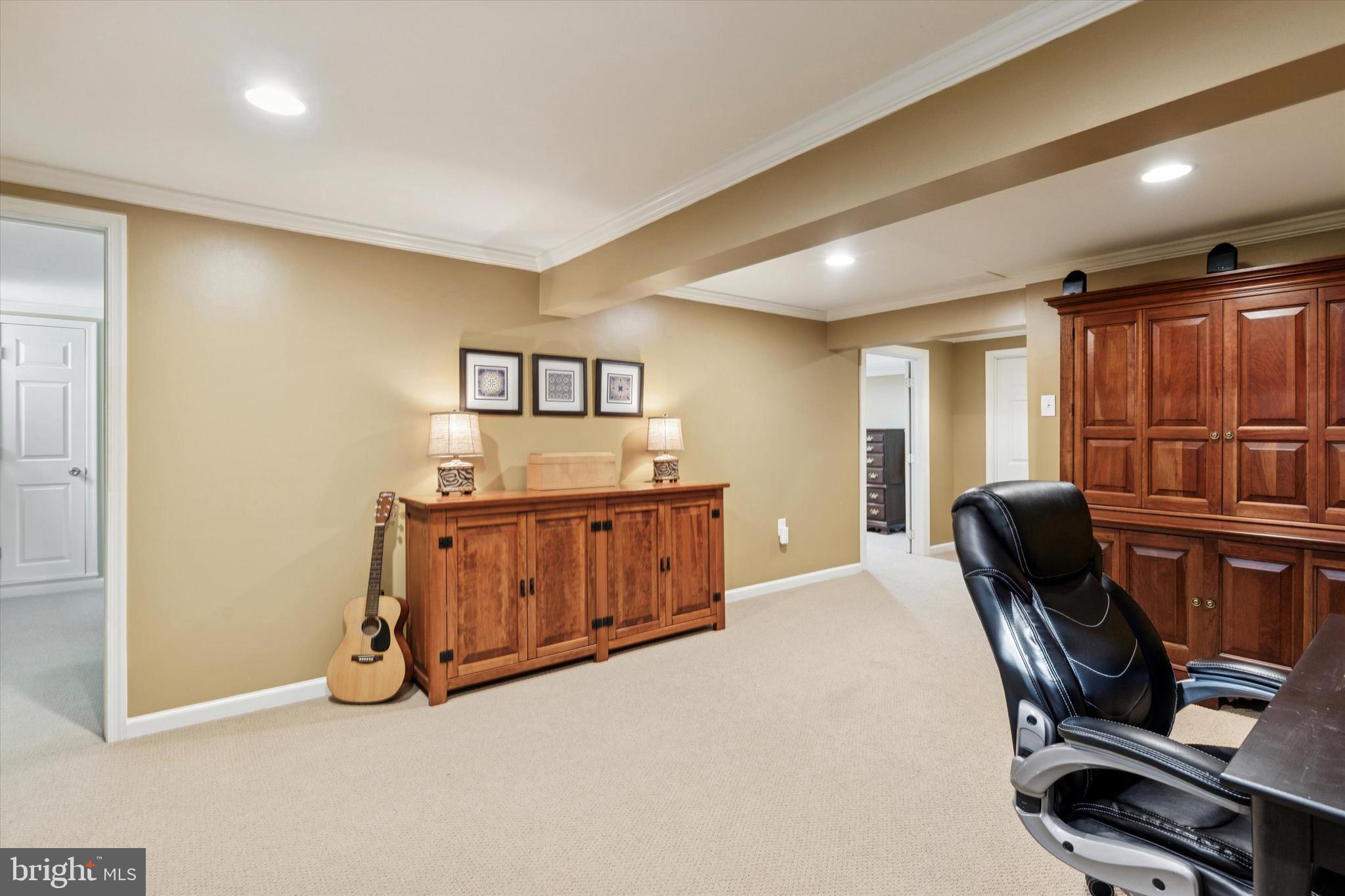 GWYN AYRE - Residential