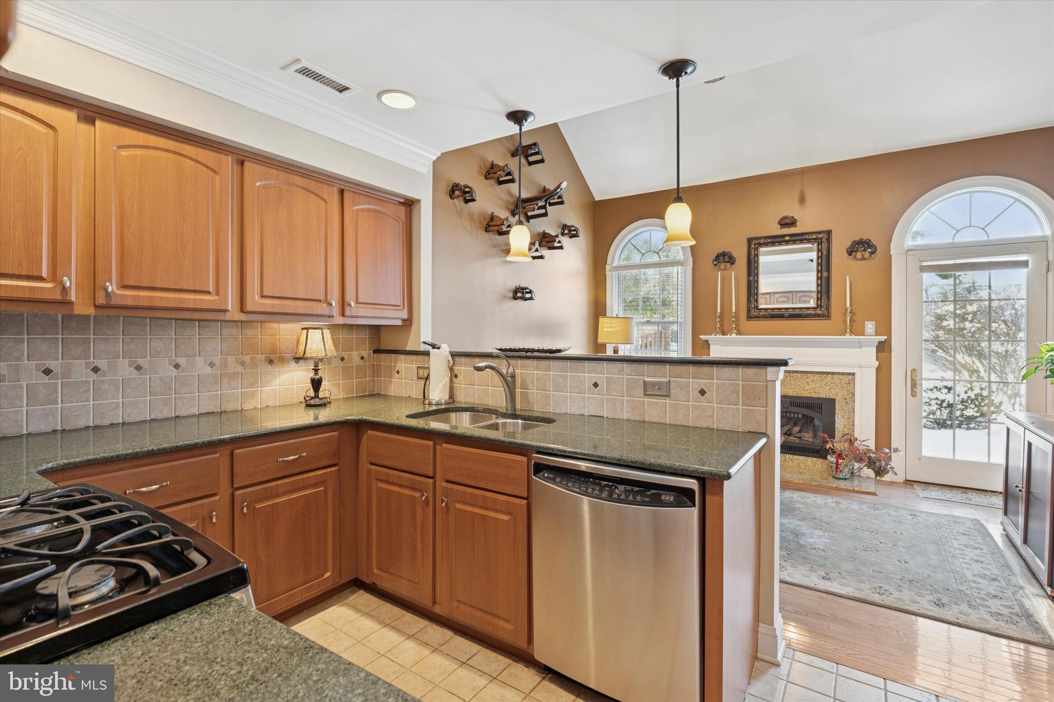 GWYN AYRE - Residential