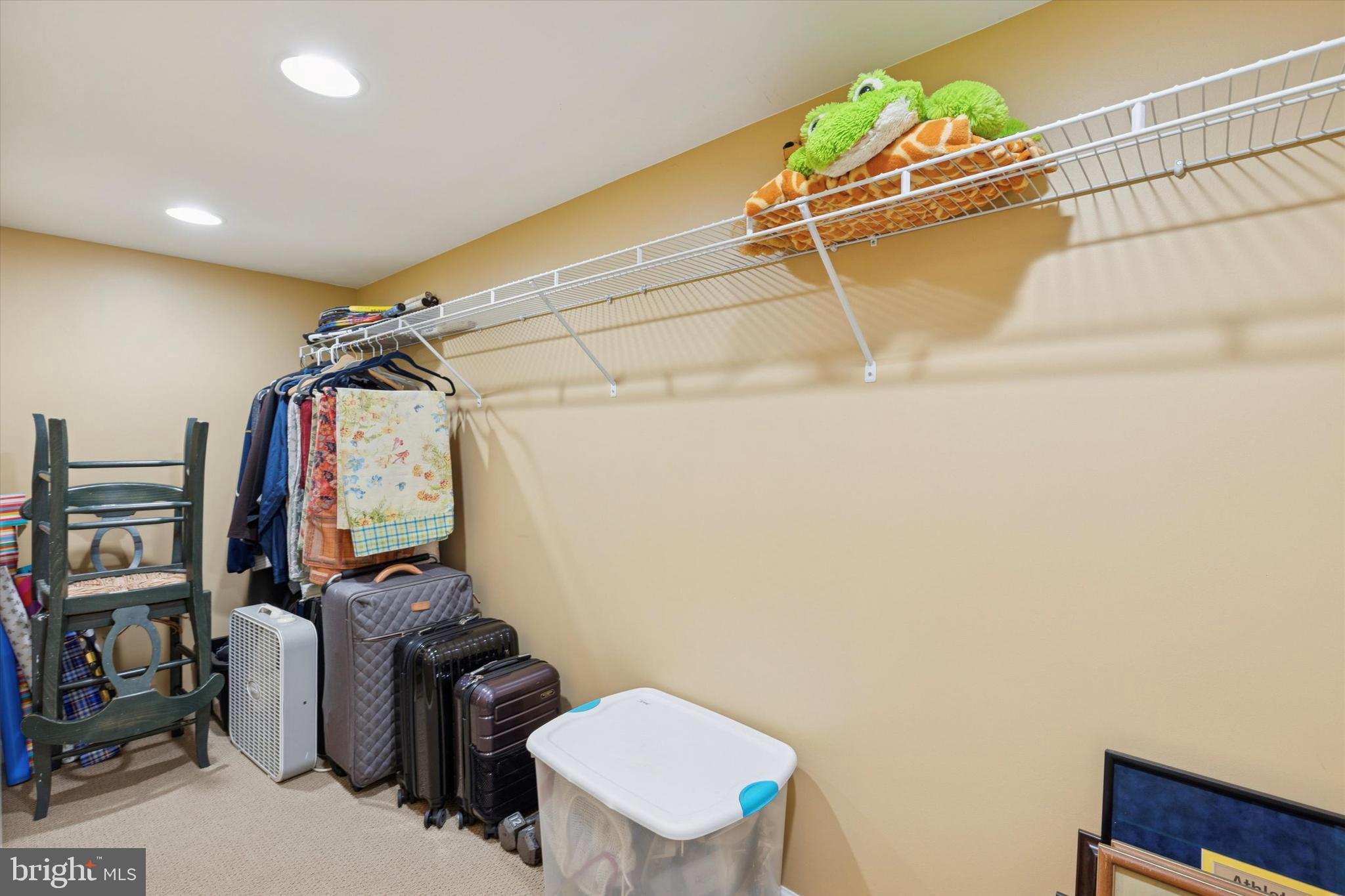 GWYN AYRE - Residential