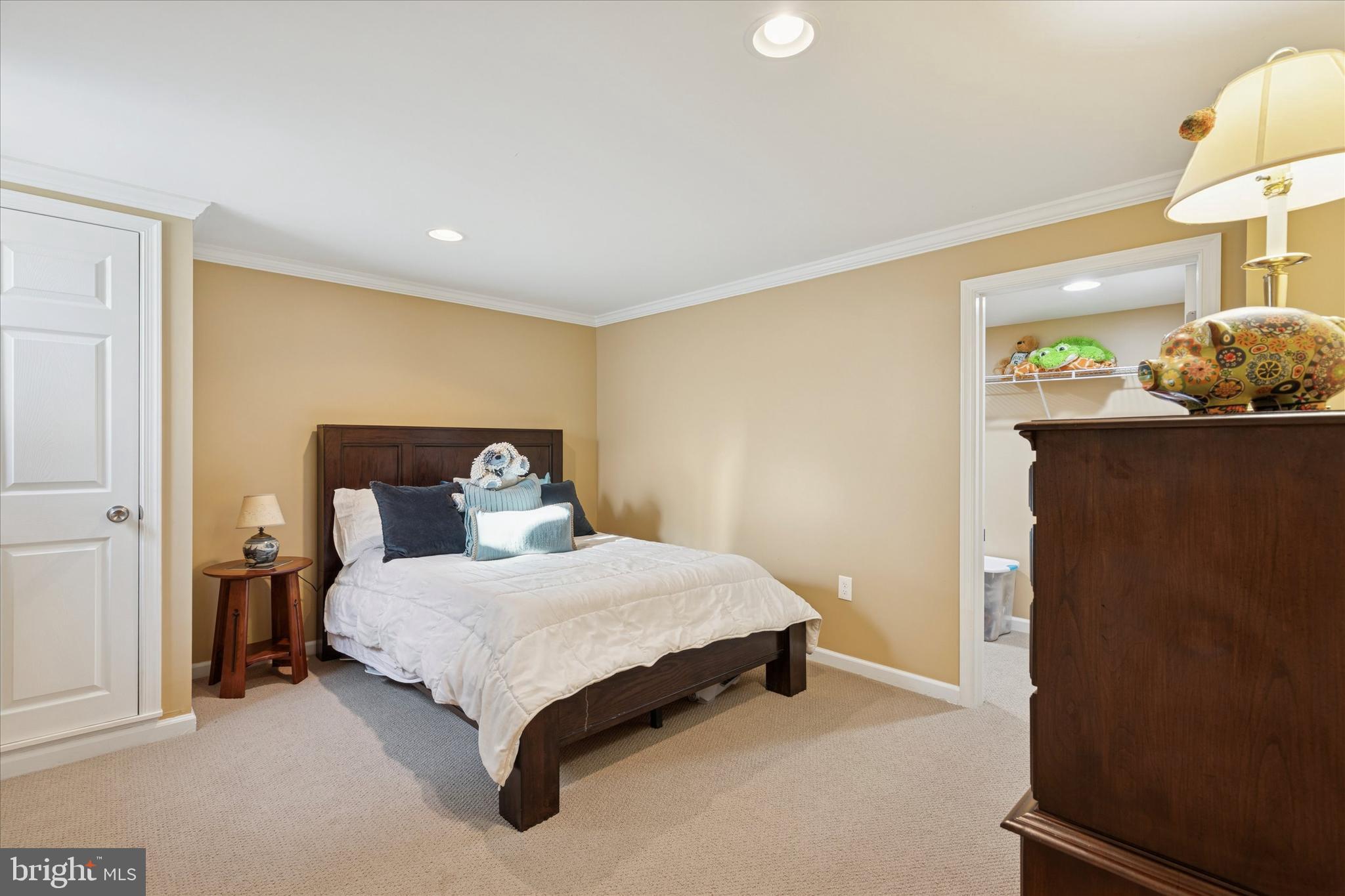 GWYN AYRE - Residential