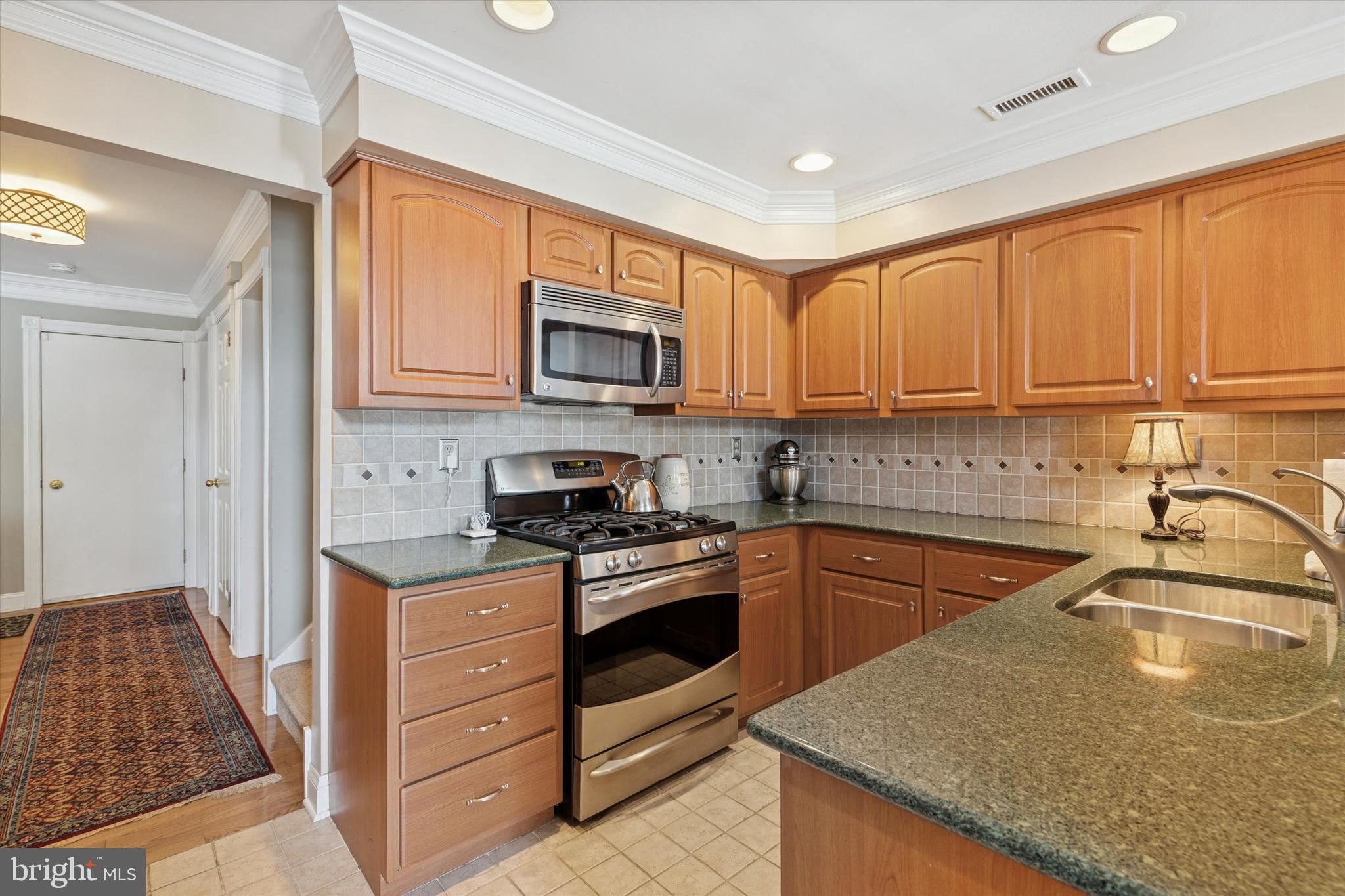 GWYN AYRE - Residential