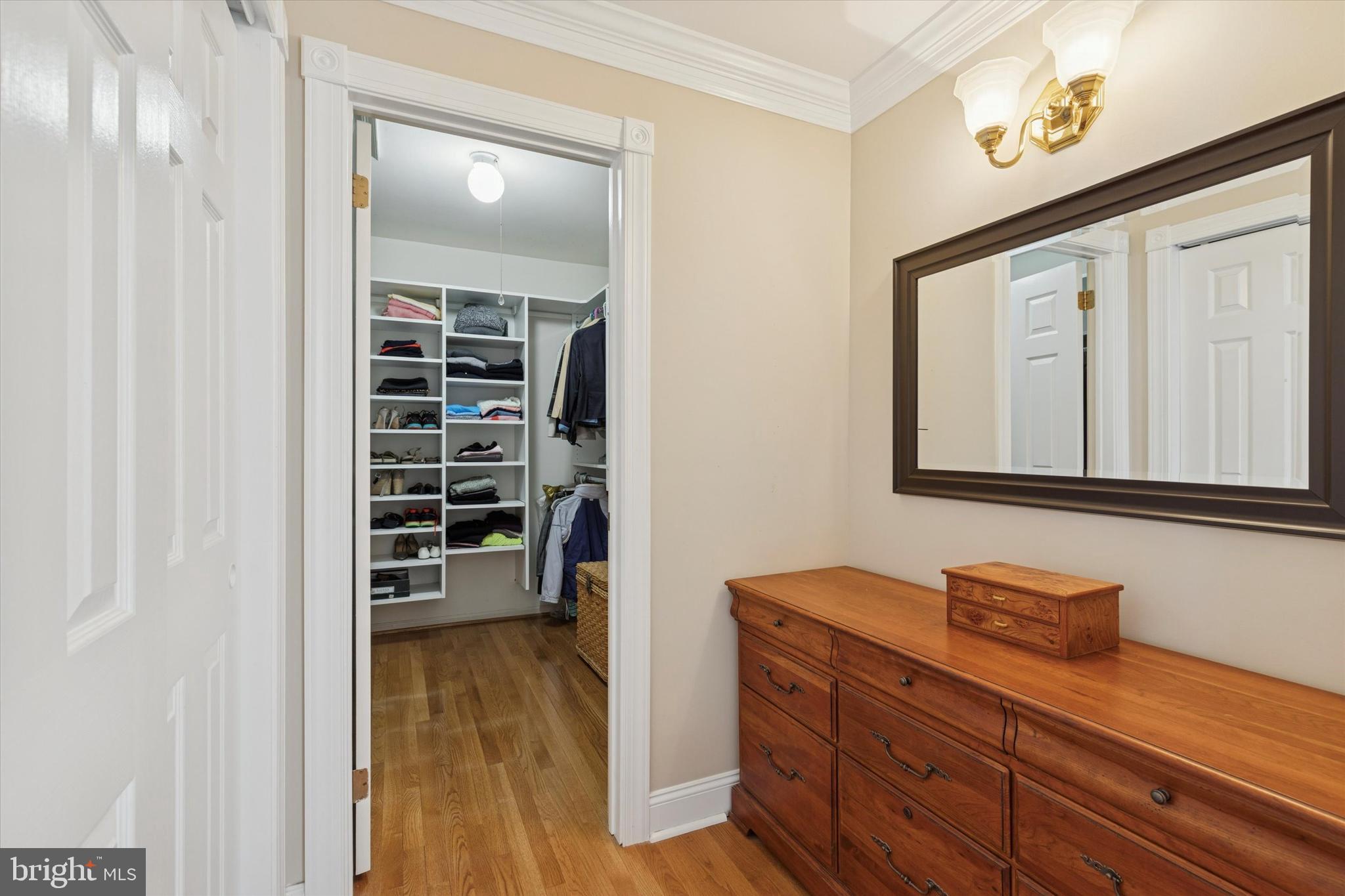 GWYN AYRE - Residential