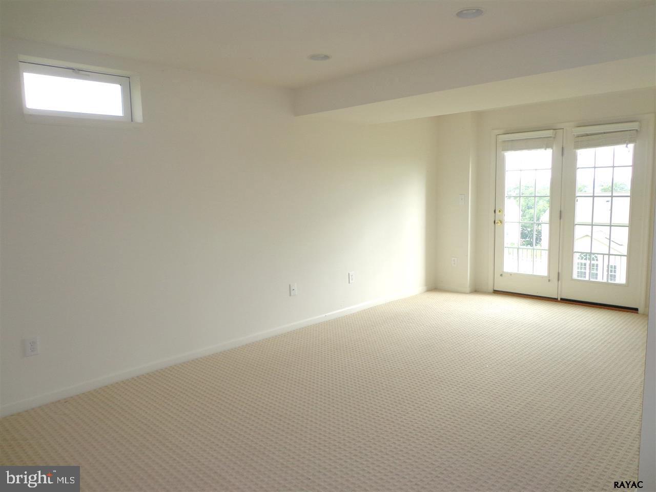 LAKEVIEW - Residential