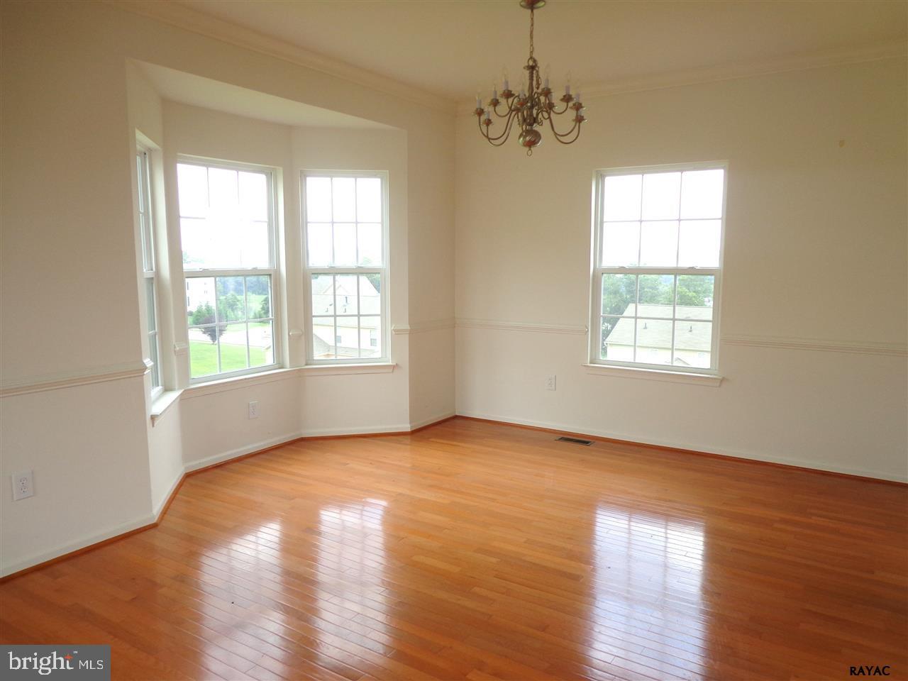 LAKEVIEW - Residential