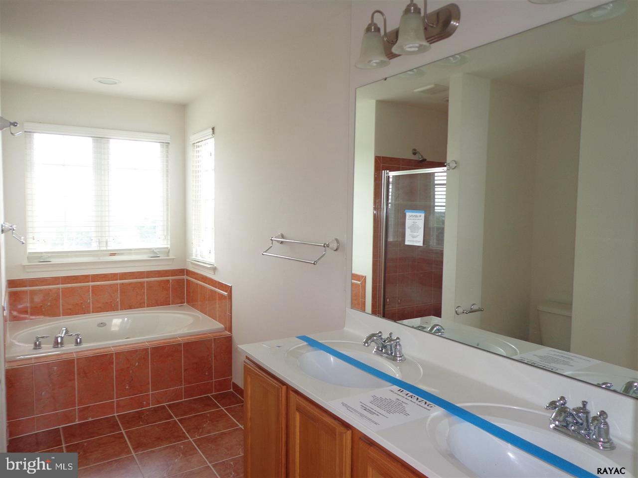 LAKEVIEW - Residential