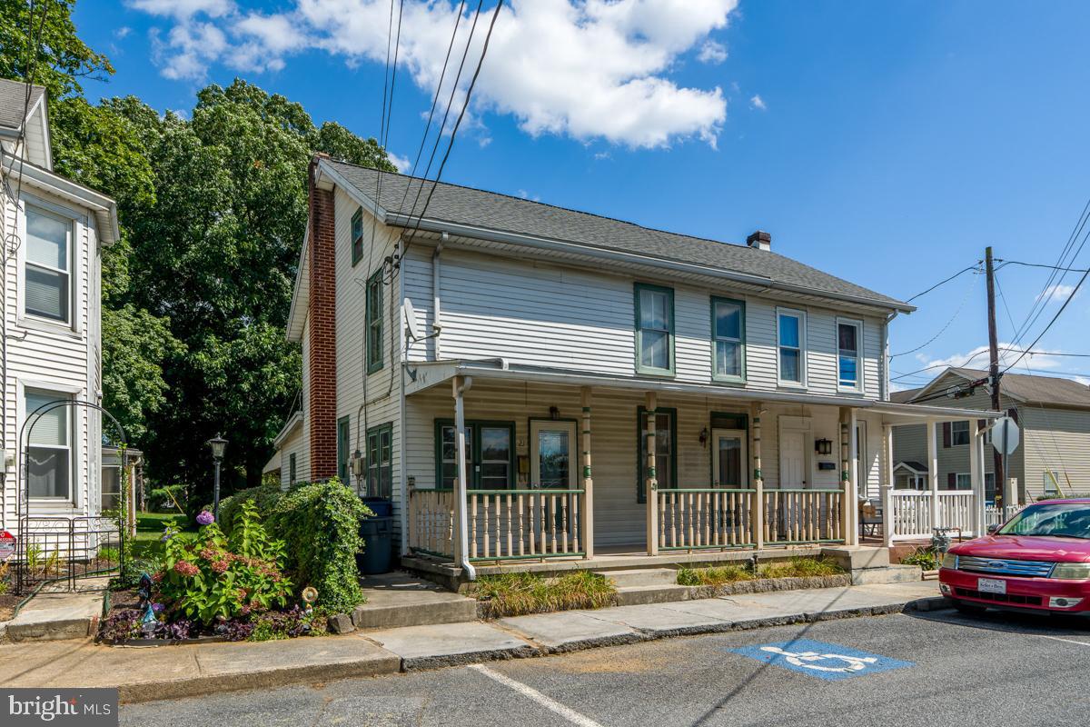 21 RACE STREET