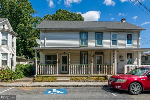 21 RACE STREET HIGHSPIRE PA 17034