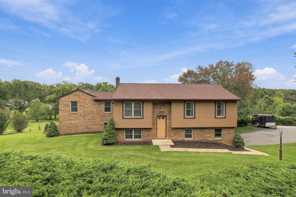 Photo of 872 Pennsy Road, WILLOW STREET, PA 17584 (MLS # PALA2097636)