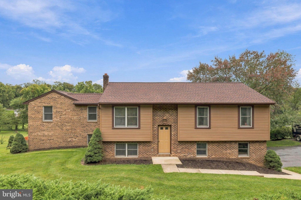 Photo of 872 Pennsy Road, WILLOW STREET, PA 17584 (MLS # PALA2097636)