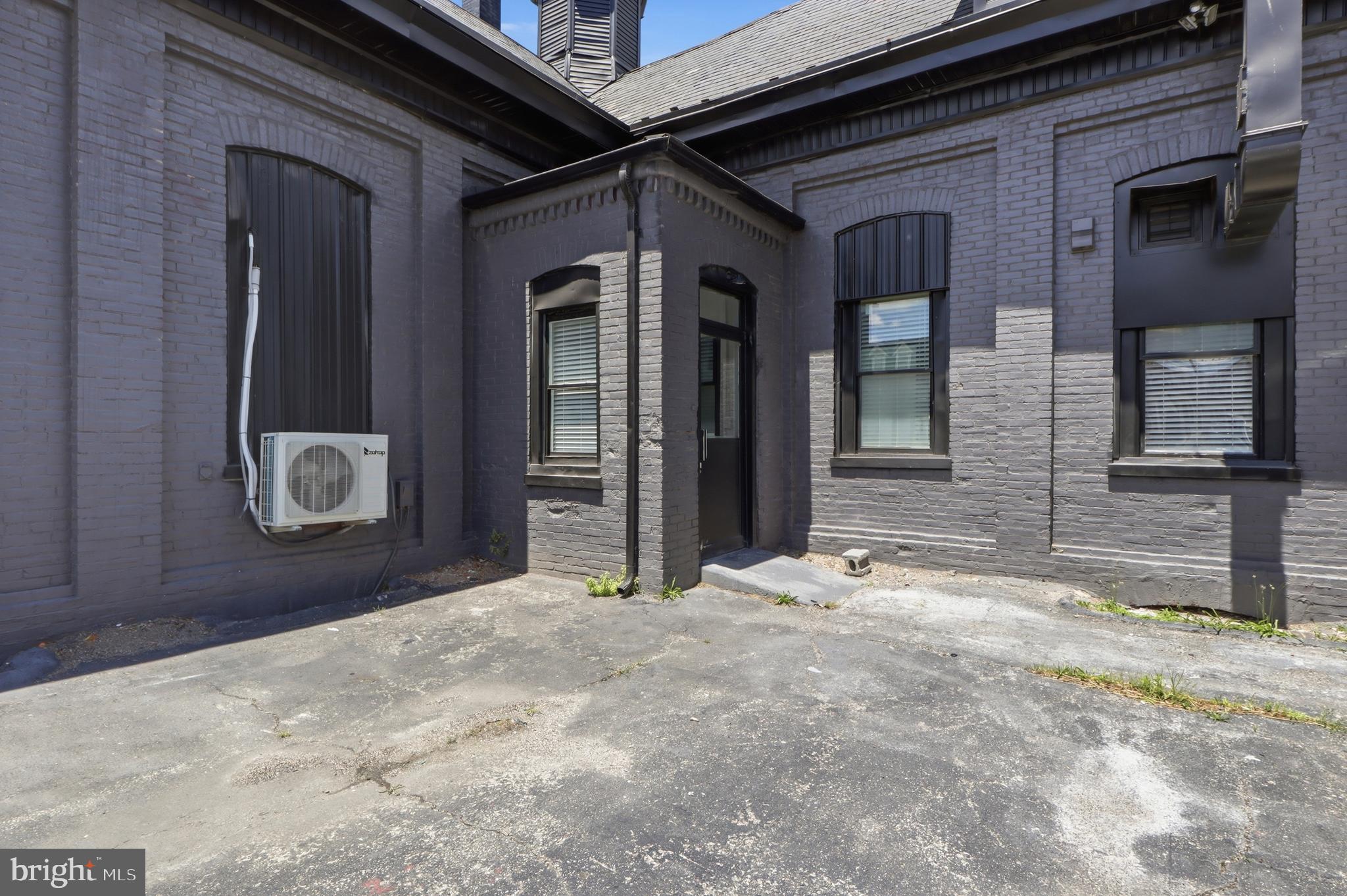 805 E PROSPECT STREET