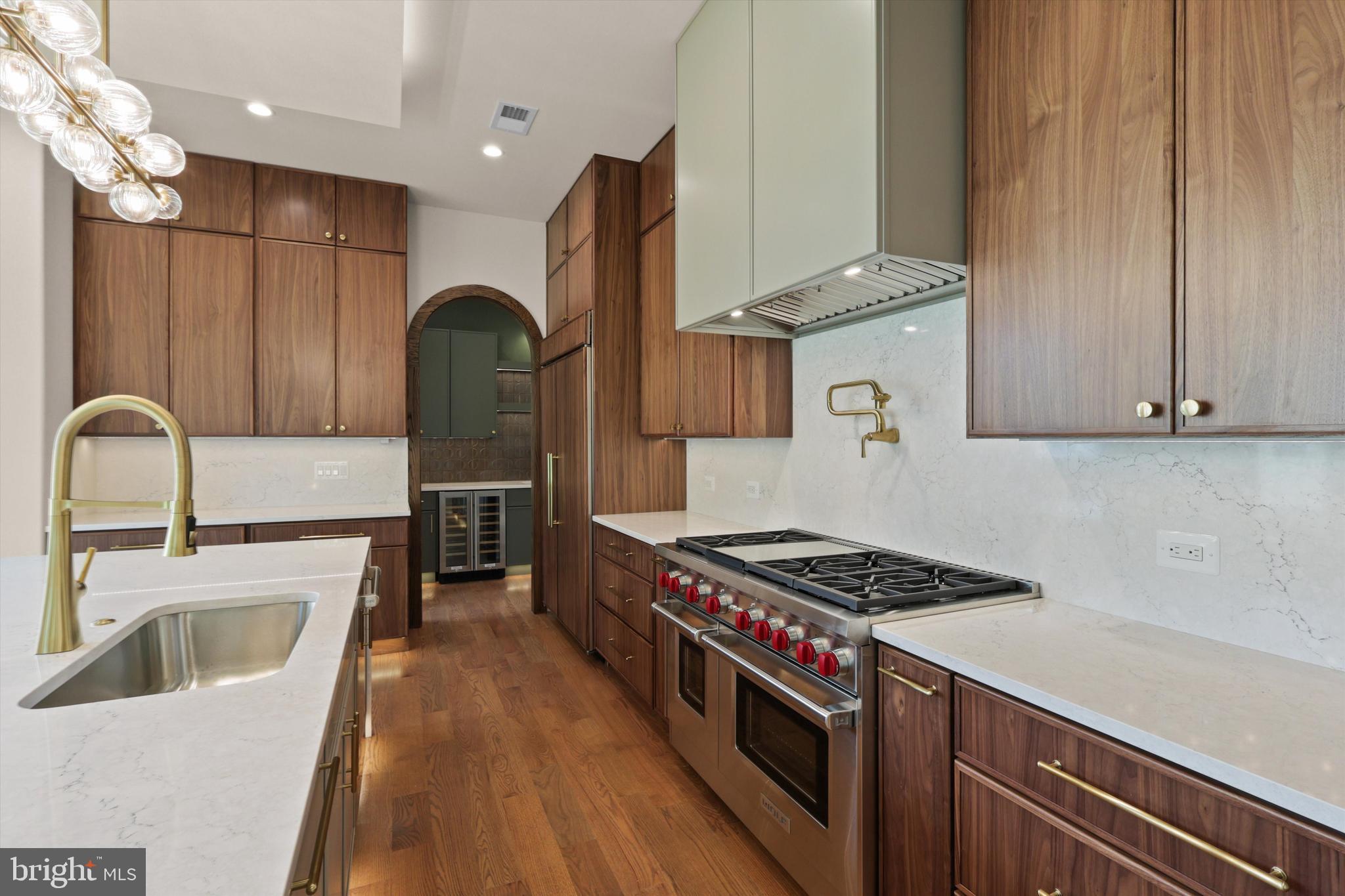 VIENNA WOODS - Residential