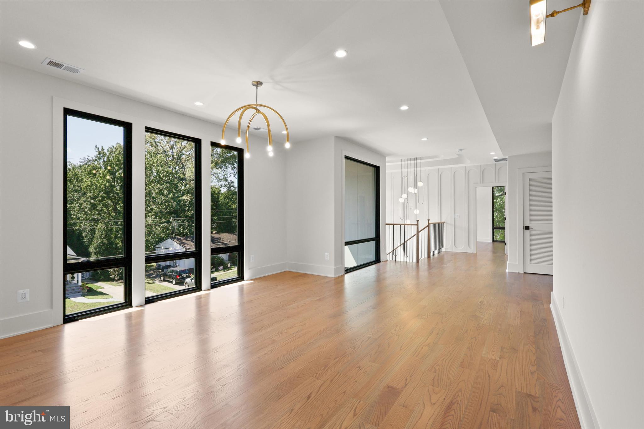 VIENNA WOODS - Residential