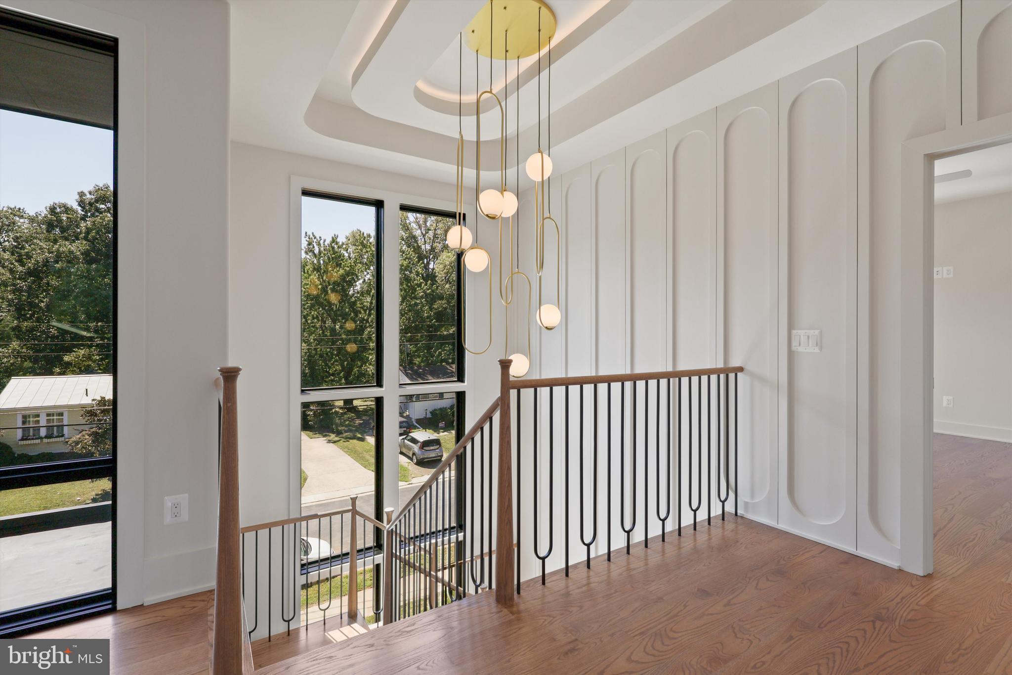 VIENNA WOODS - Residential