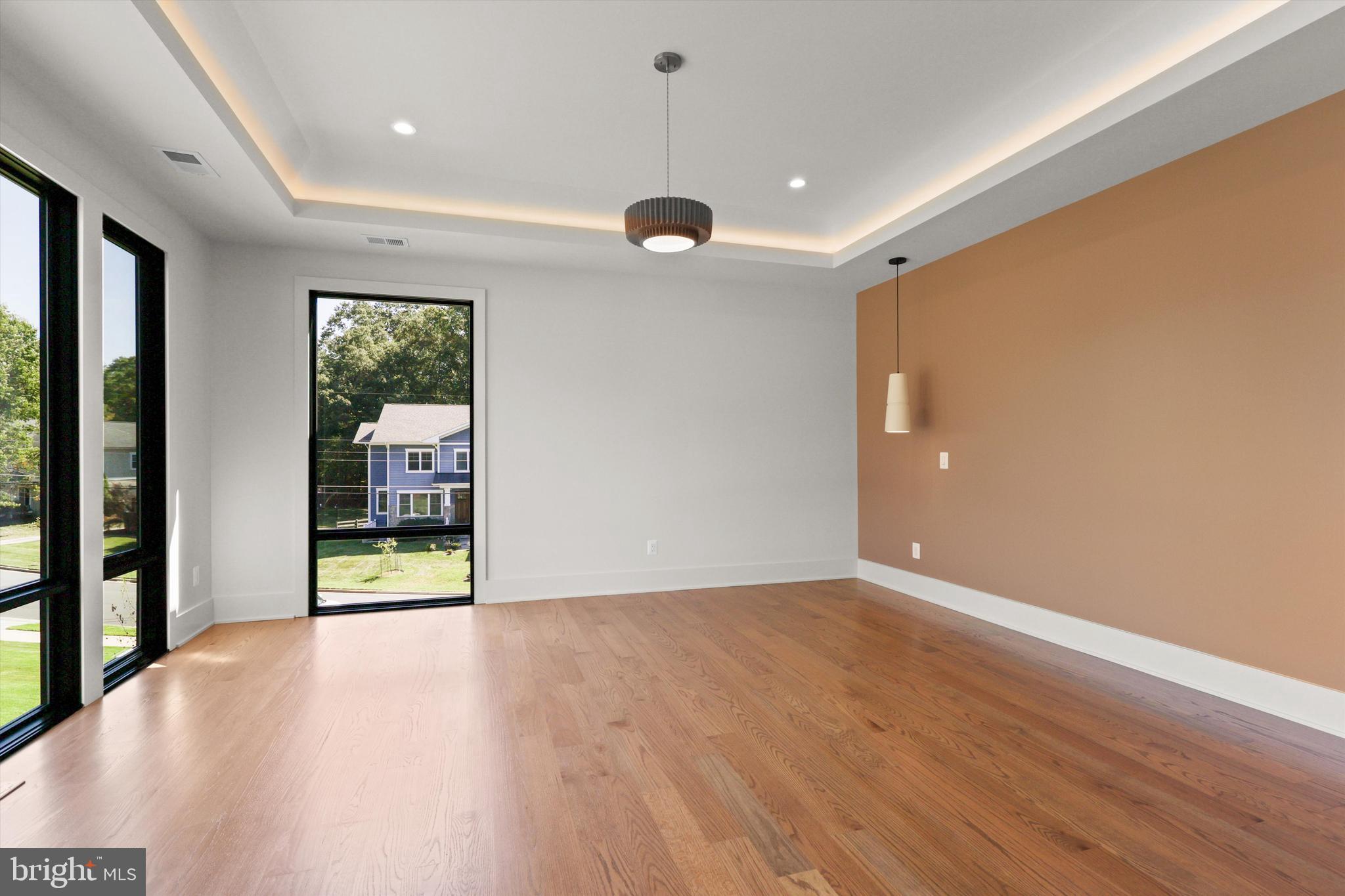 VIENNA WOODS - Residential